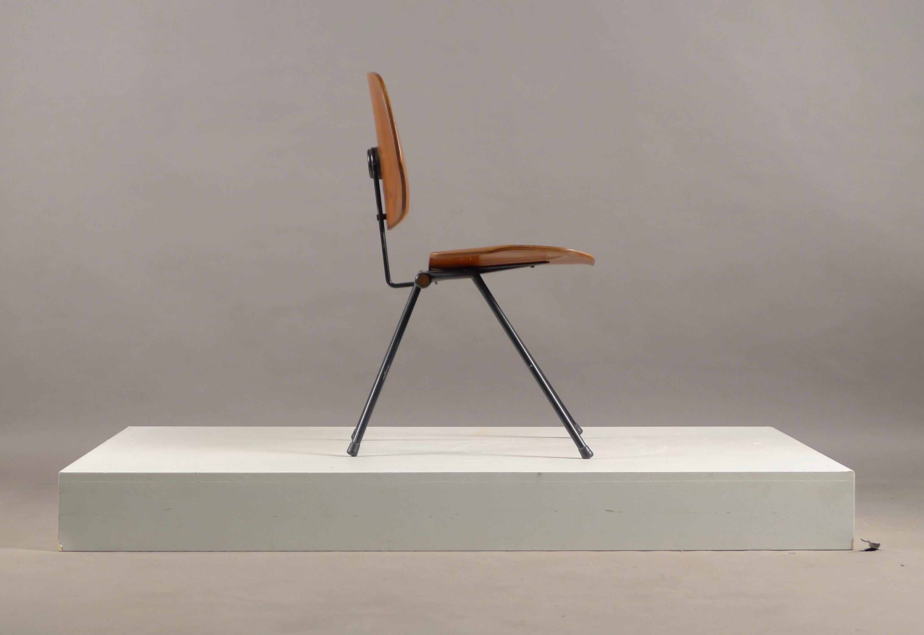 Mid-Century Modern Osvaldo Borsani for Tecno, Italy, S88 Folding Chair, Labelled by Maker, 1950
