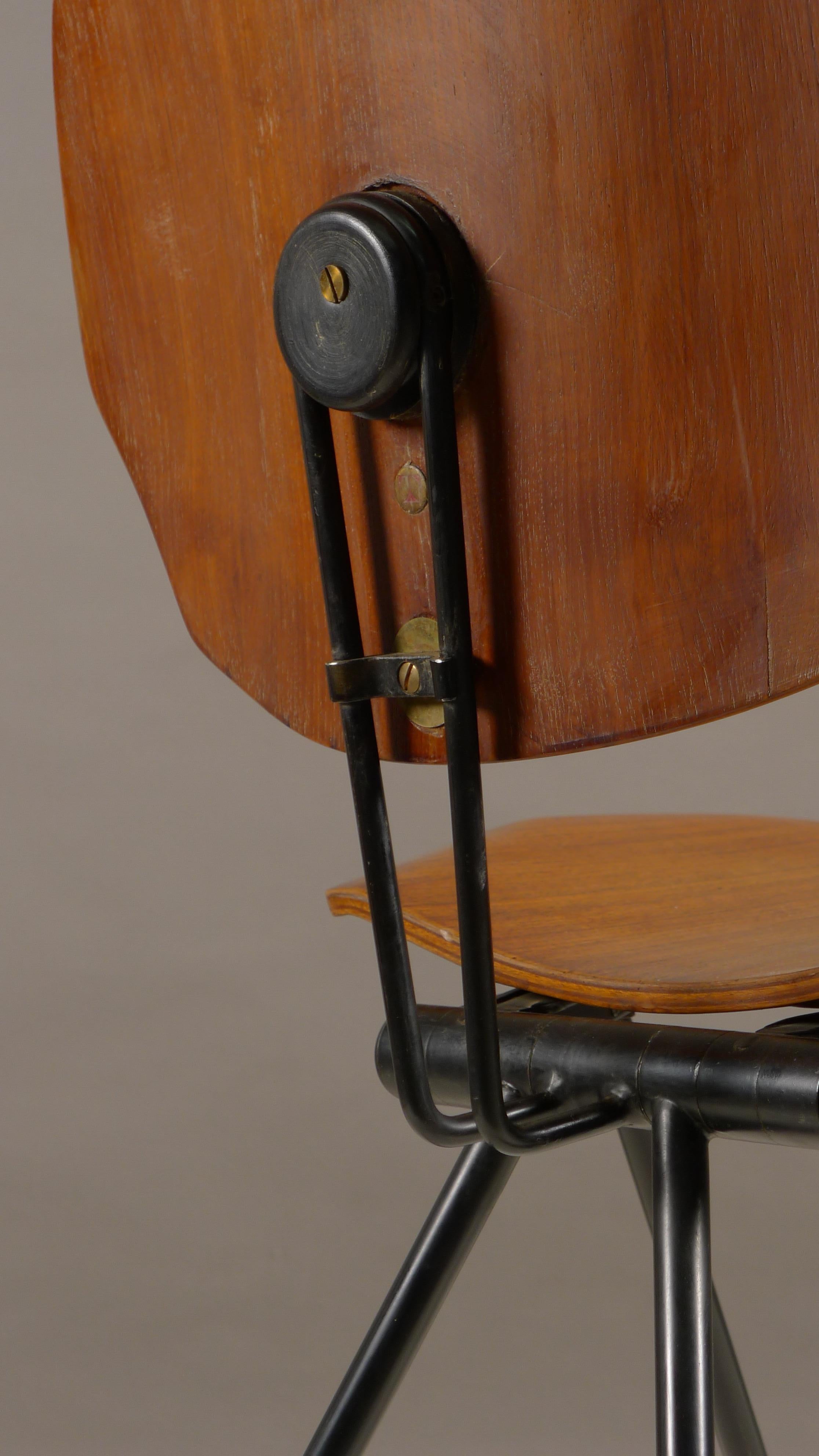 Osvaldo Borsani for Tecno, Italy, S88 Folding Chair, Labelled by Maker, 1950 In Fair Condition In Wargrave, Berkshire