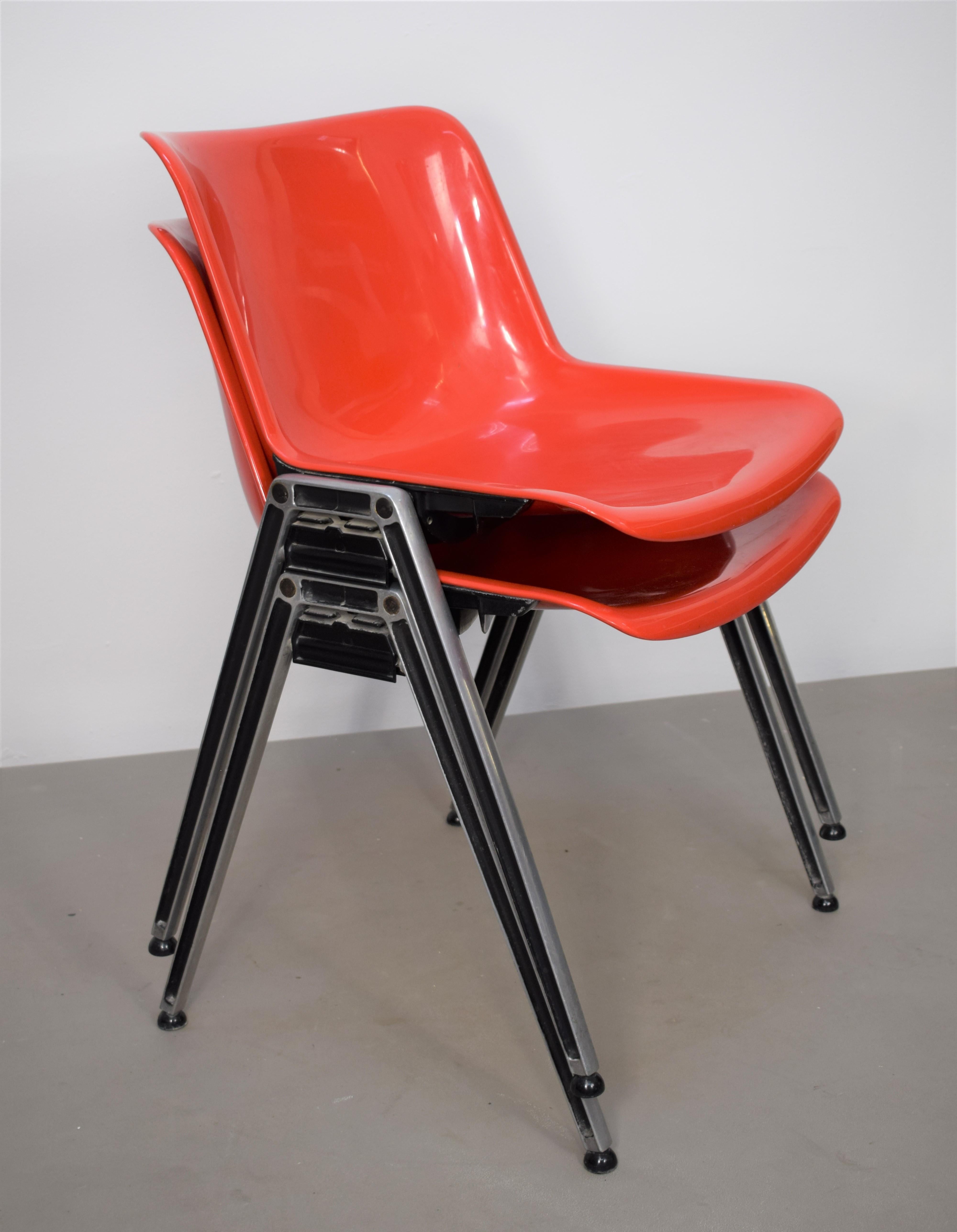 Osvaldo Borsani for Tecno, Pair of Italian Plastic Chairs, 1970s 8