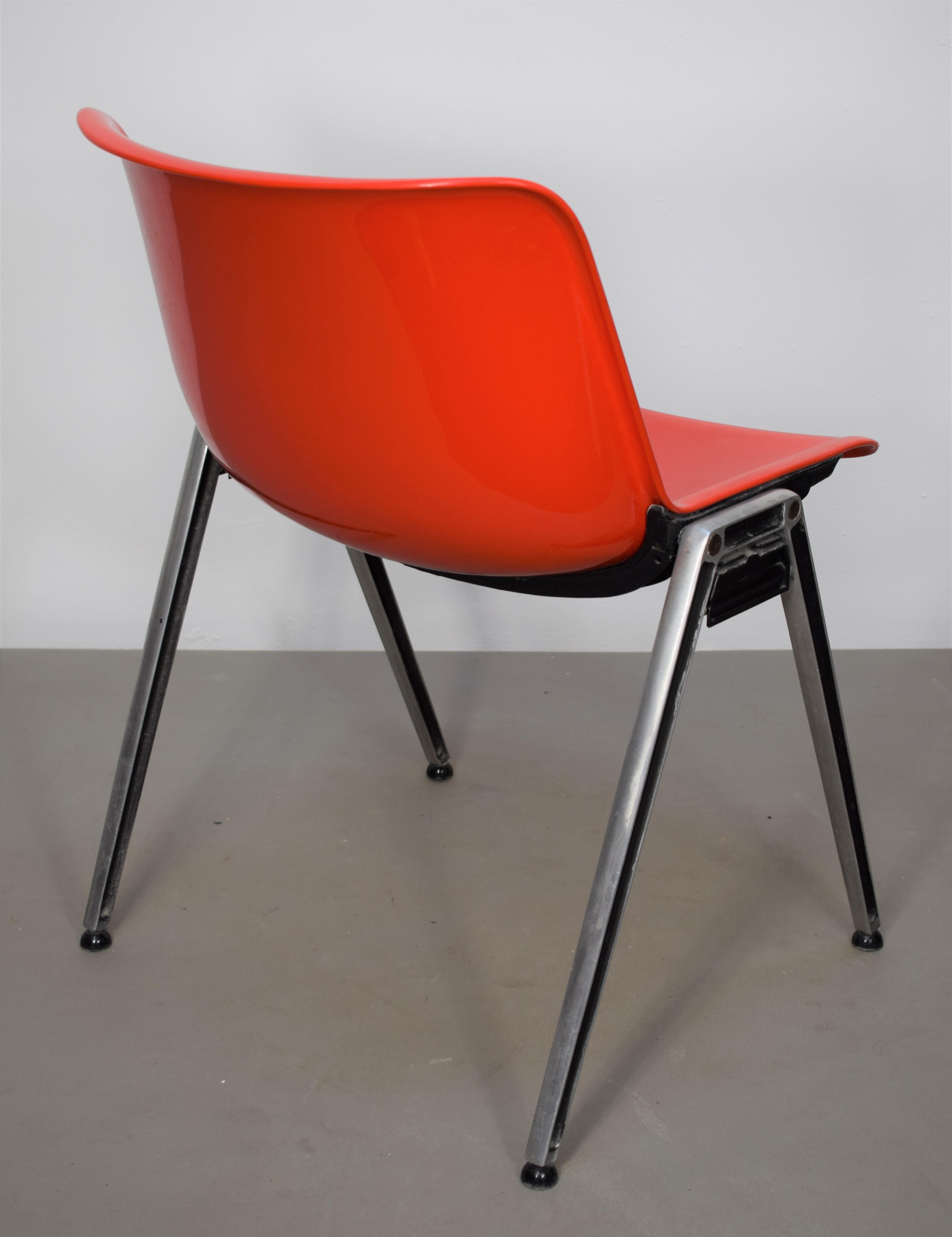 Osvaldo Borsani for Tecno, Pair of Italian Plastic Chairs, 1970s 3