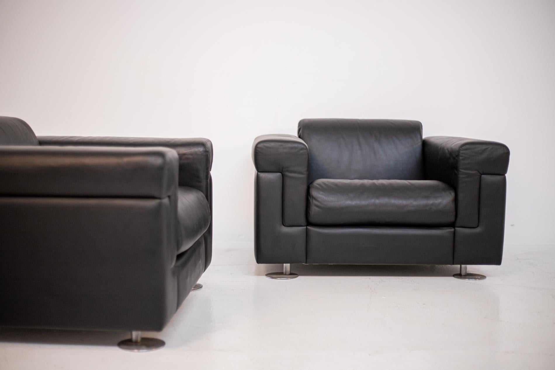 Mid-Century Modern Osvaldo Borsani for Tecno Pairs of Armchairs in Black Leather, Mod D120 For Sale