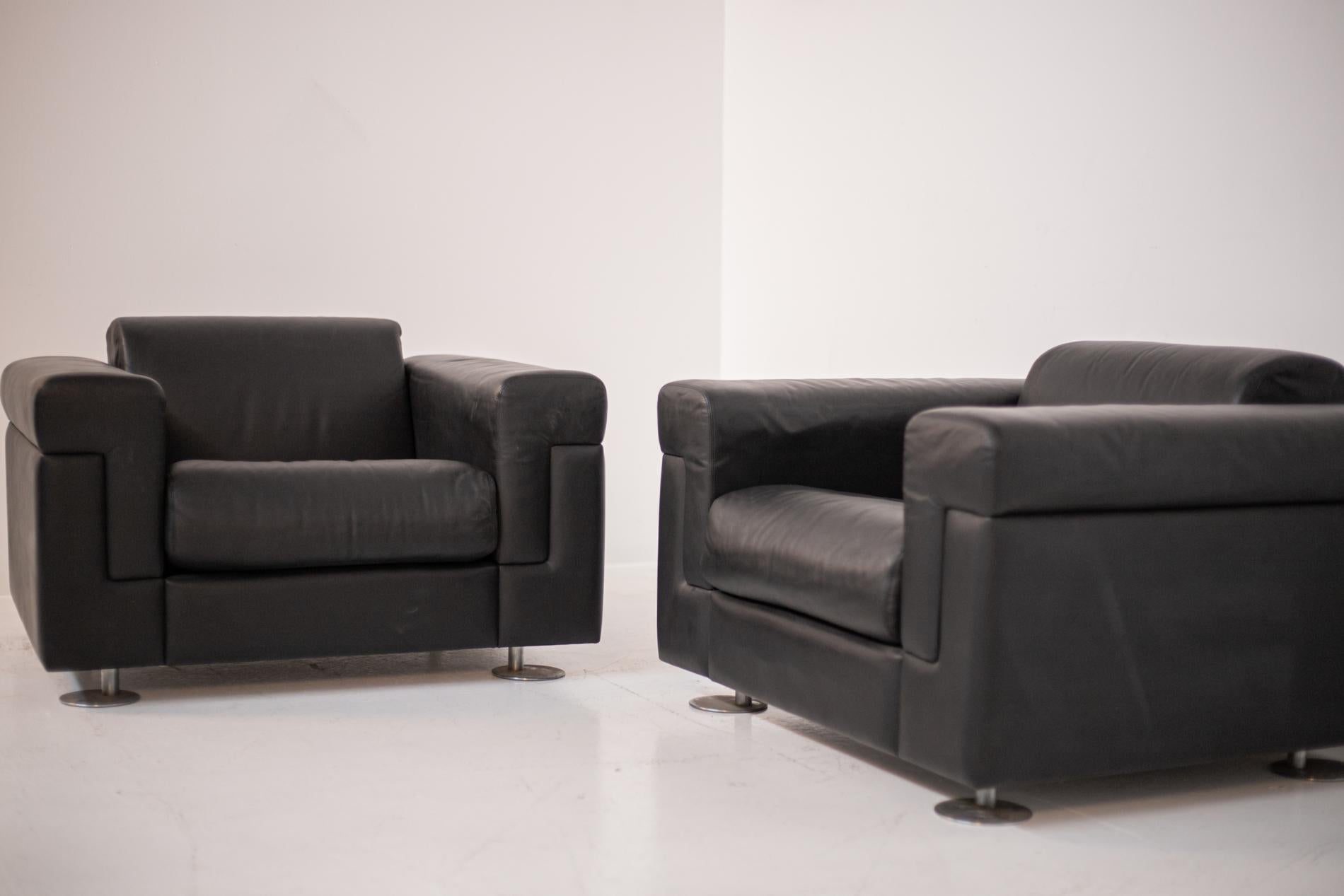 Mid-20th Century Osvaldo Borsani for Tecno Pairs of Armchairs in Black Leather, Mod D120 For Sale