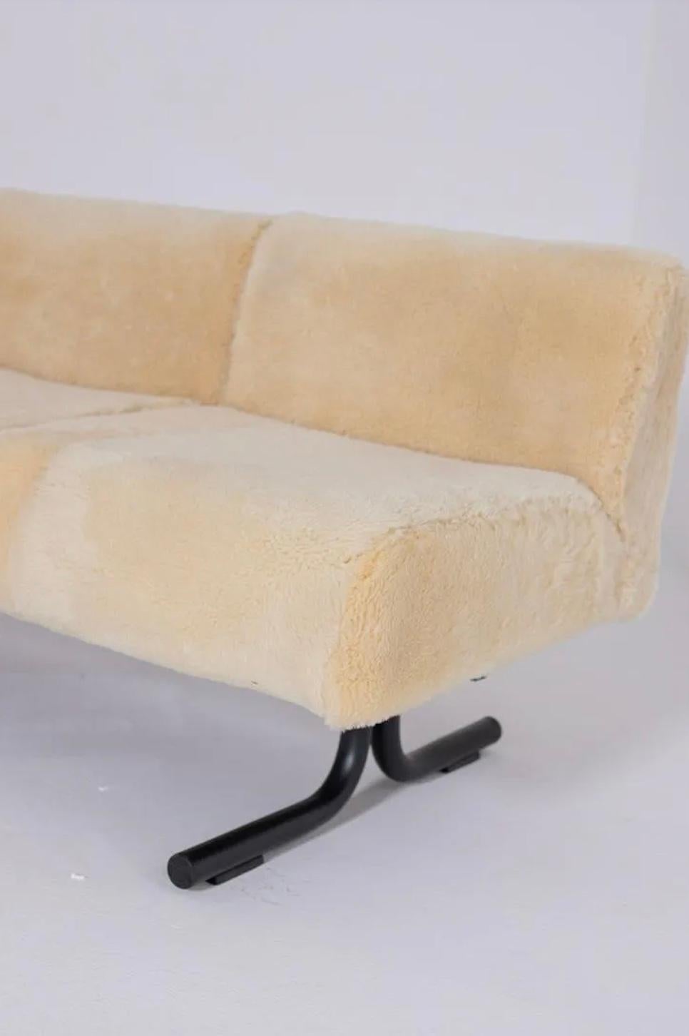 Two-Seater Sheepskin Sofa by Osvaldo Borsani for Tecno For Sale 2