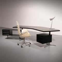 Osvaldo Borsani for Tecno ‘T96’ Executive Corner Desk in Black Lacquered Wood