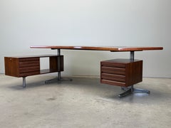 Osvaldo Borsani pour Tecno 'T96' Bureau en bois de rose