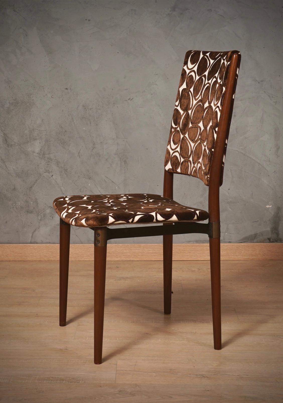 Osvaldo Borsani for Tecno Wood and Velvet Office Desk Dinning Room Chairs, 1960 In Good Condition For Sale In Rome, IT