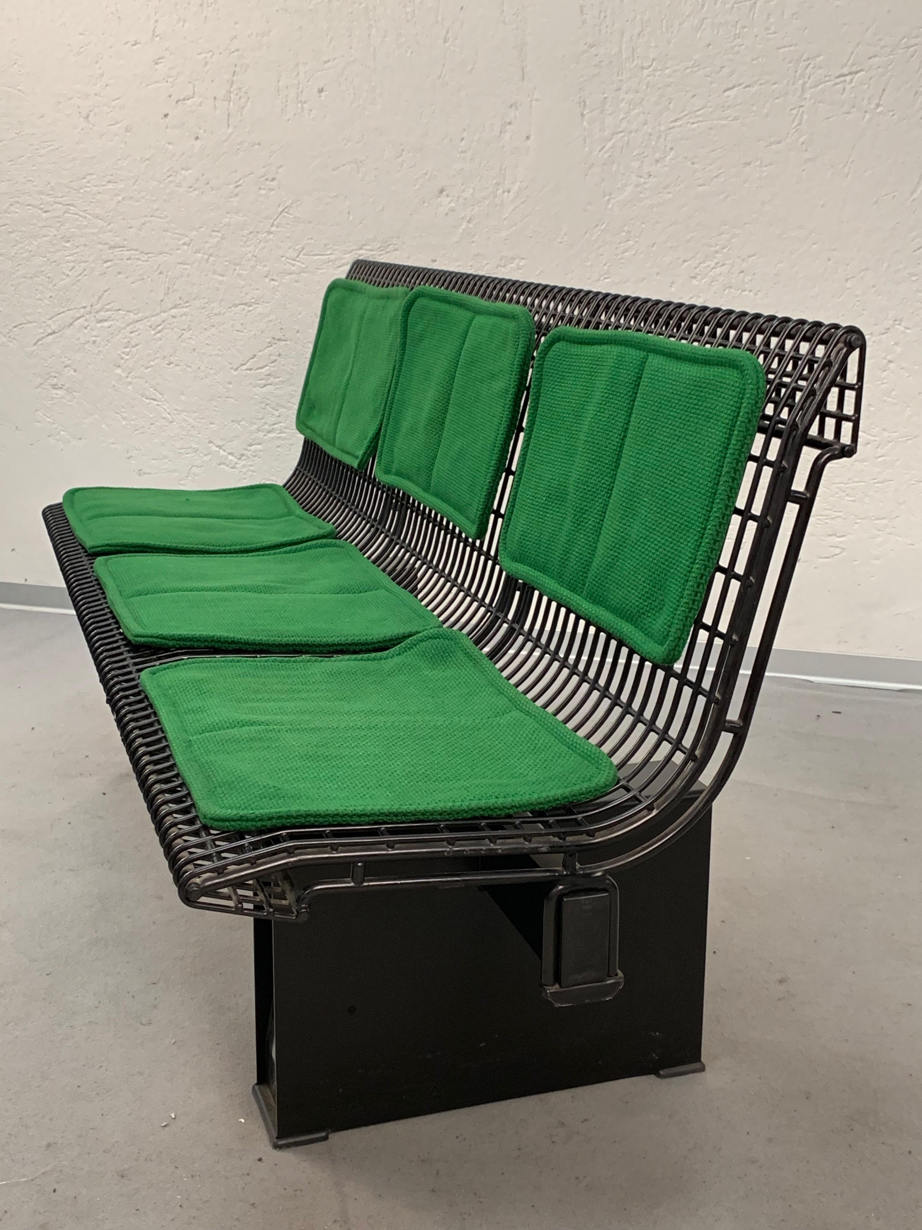 Marco Fantoni Green Fabric and Enameled Steel Italian Bench for Tecno, 1982 For Sale 5