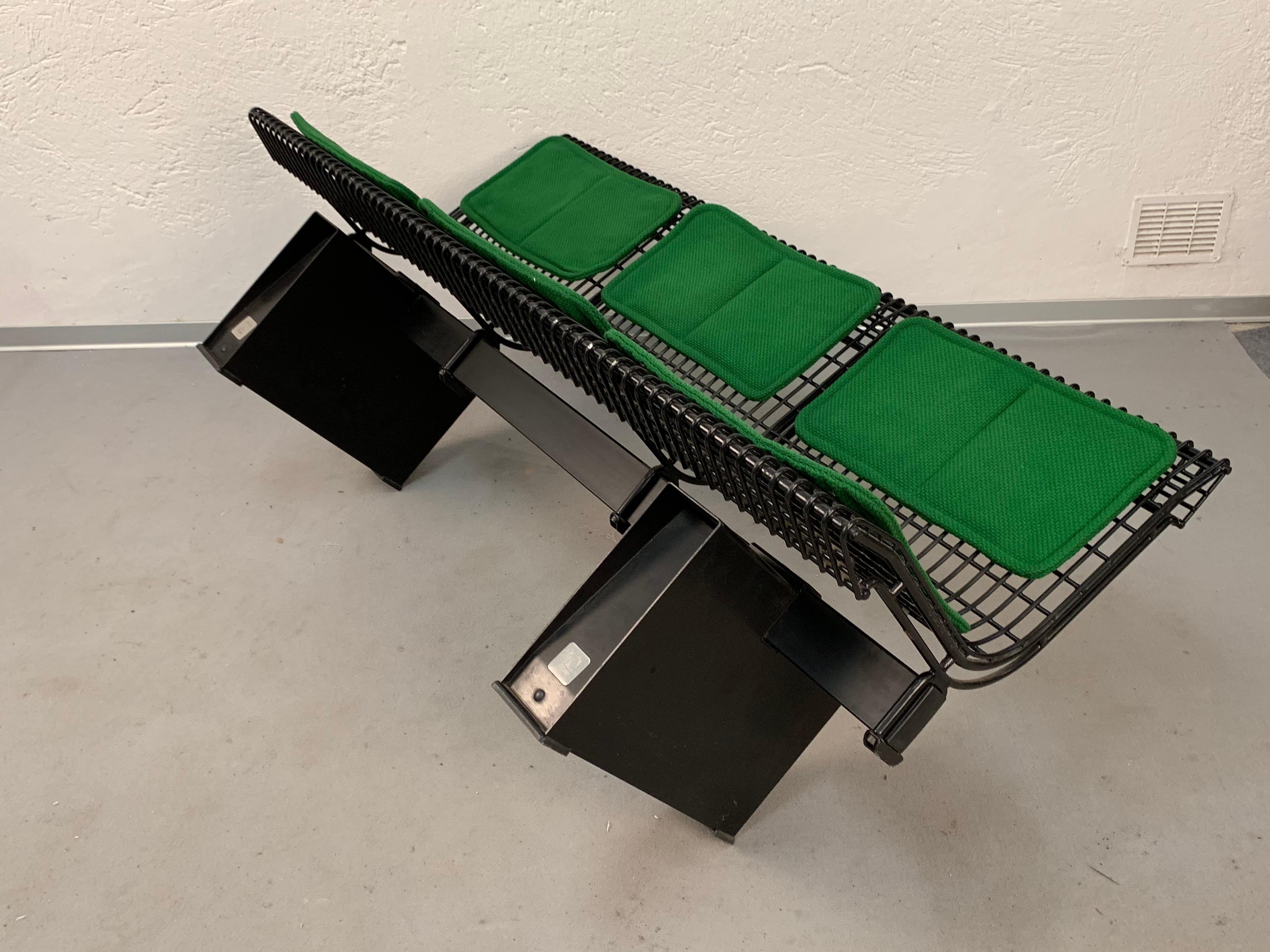 Marco Fantoni Green Fabric and Enameled Steel Italian Bench for Tecno, 1982 For Sale 7