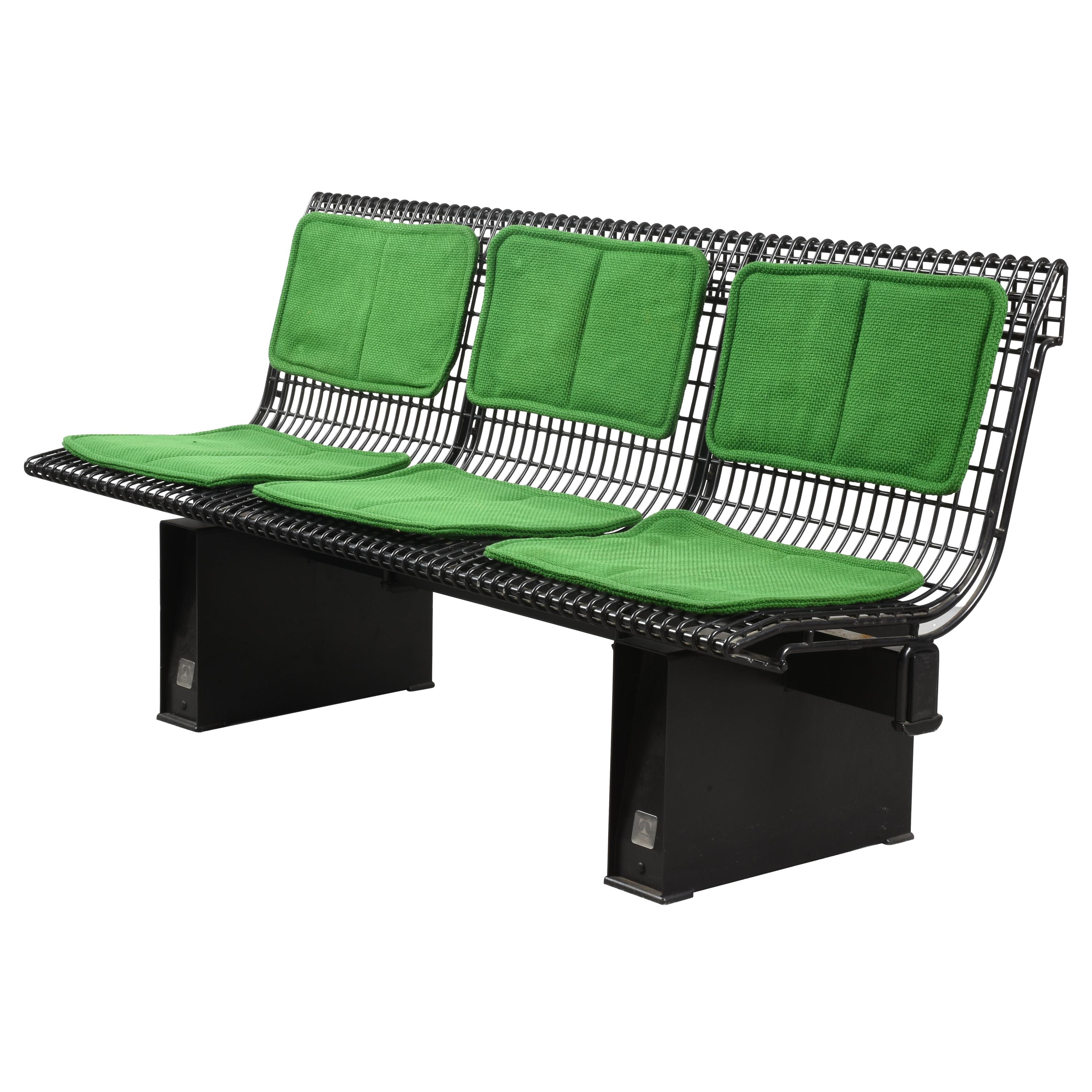 Amazing modern green fabric and enameled steel bench. This marvelous piece was produced by Tecno in Italy in 1982 and designed by Marco Fantoni.

This bench is unique as it is a one black enameled steel piece with green fabric flat cushions. Tecno