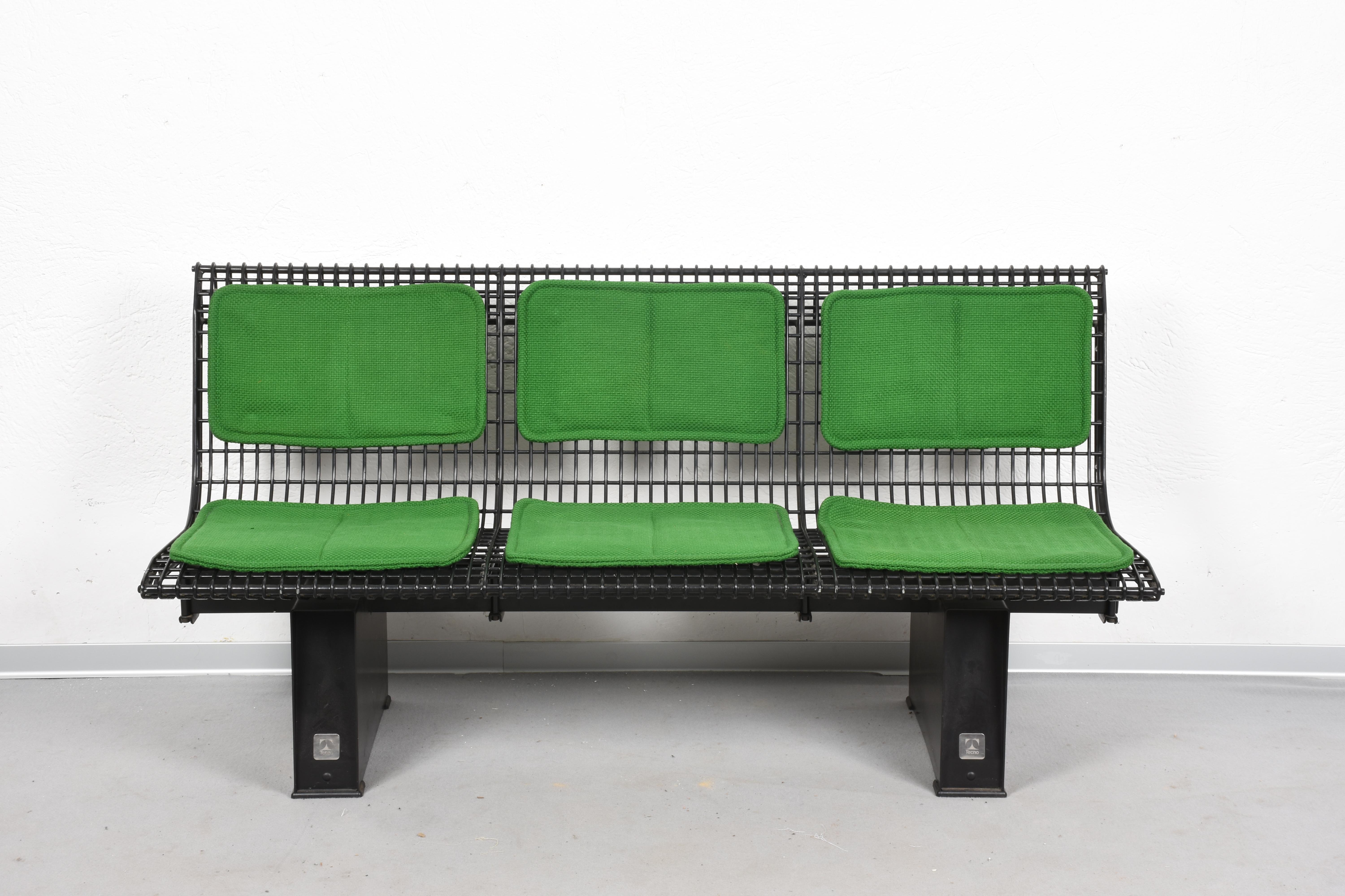 Late 20th Century Marco Fantoni Green Fabric and Enameled Steel Italian Bench for Tecno, 1982 For Sale