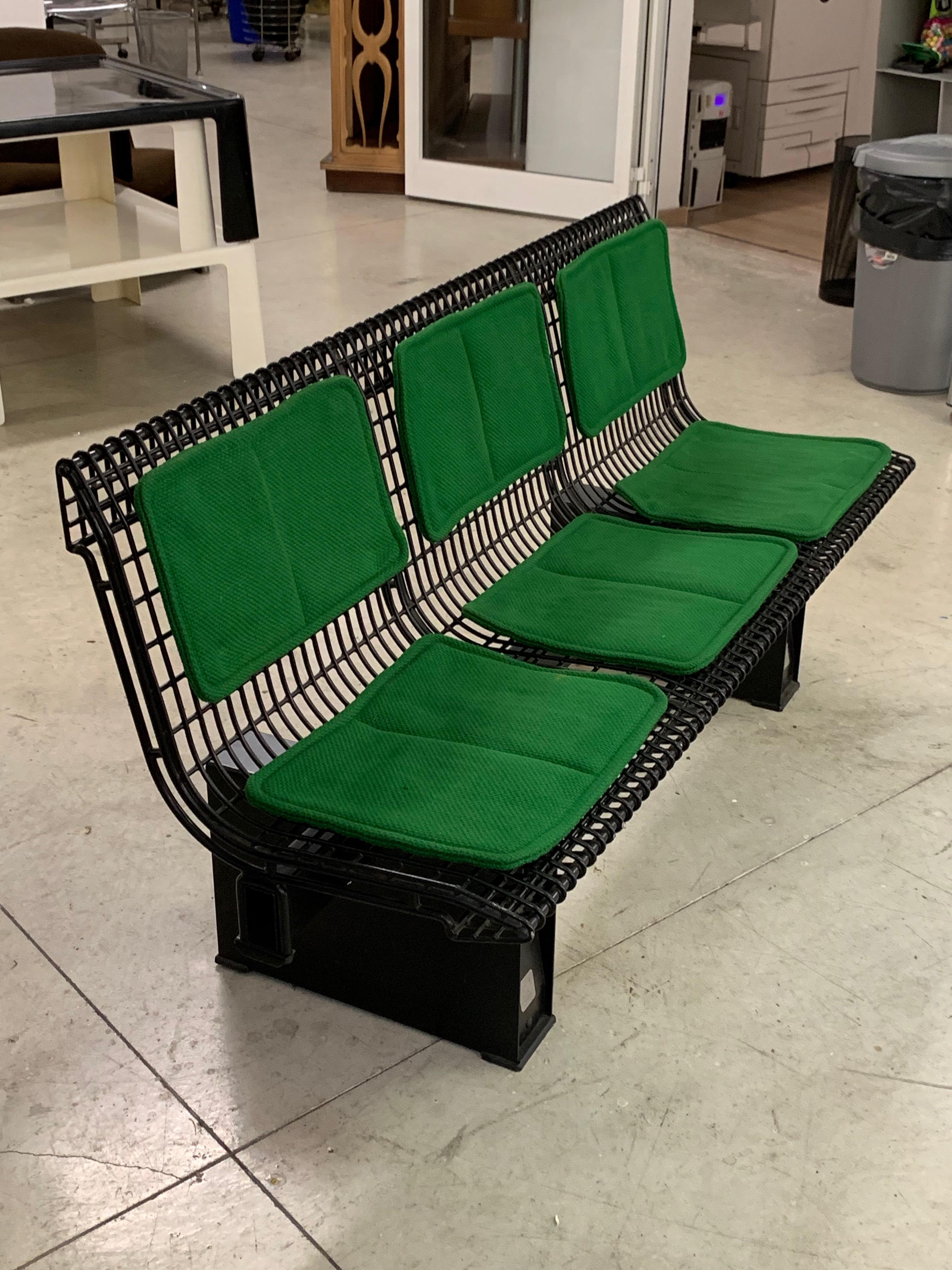 Marco Fantoni Green Fabric and Enameled Steel Italian Bench for Tecno, 1982 For Sale 3