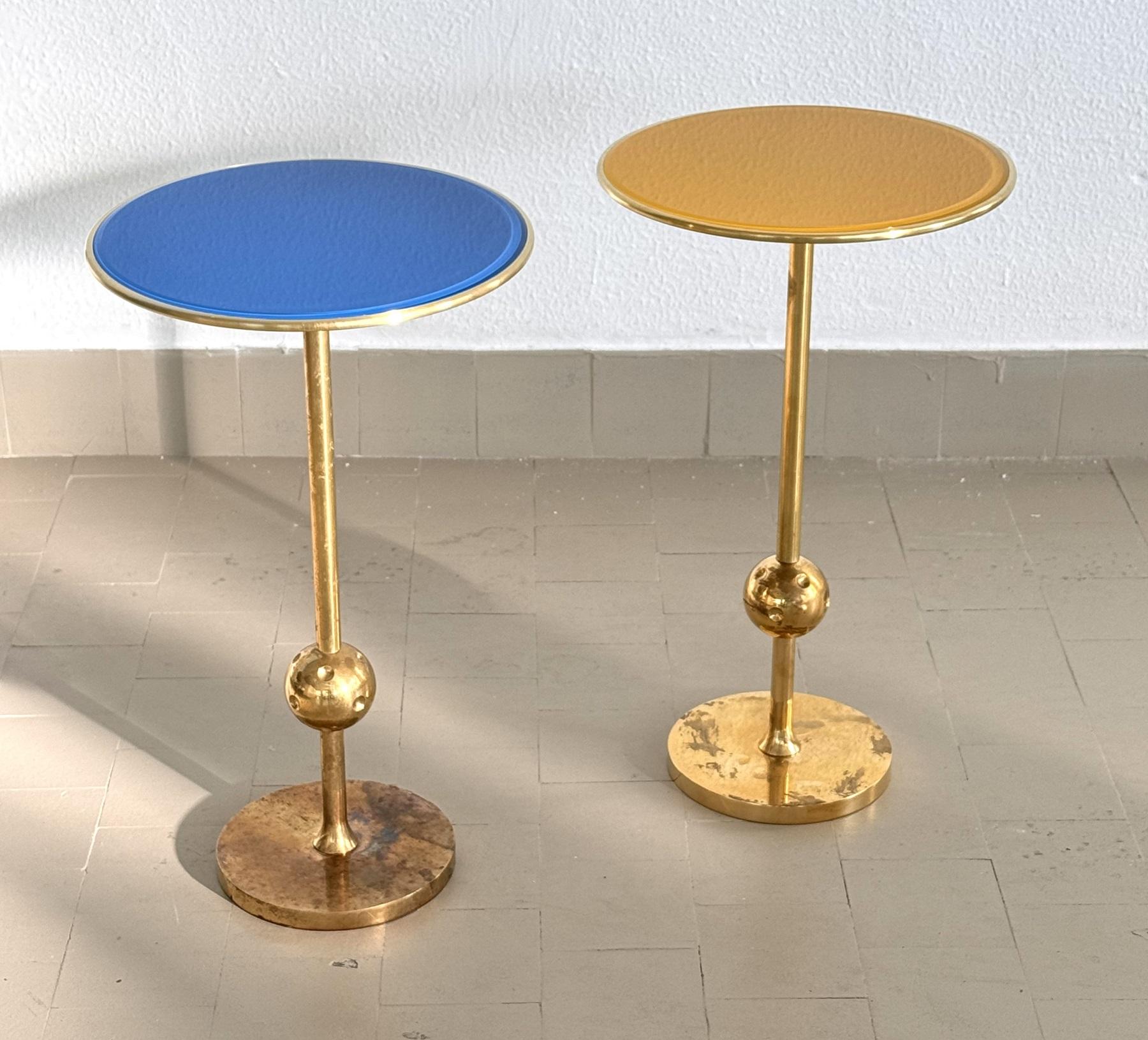 Mesa auxiliar italiana Osvaldo Borsani T1 en latón y cristal amarillo, años 50 5