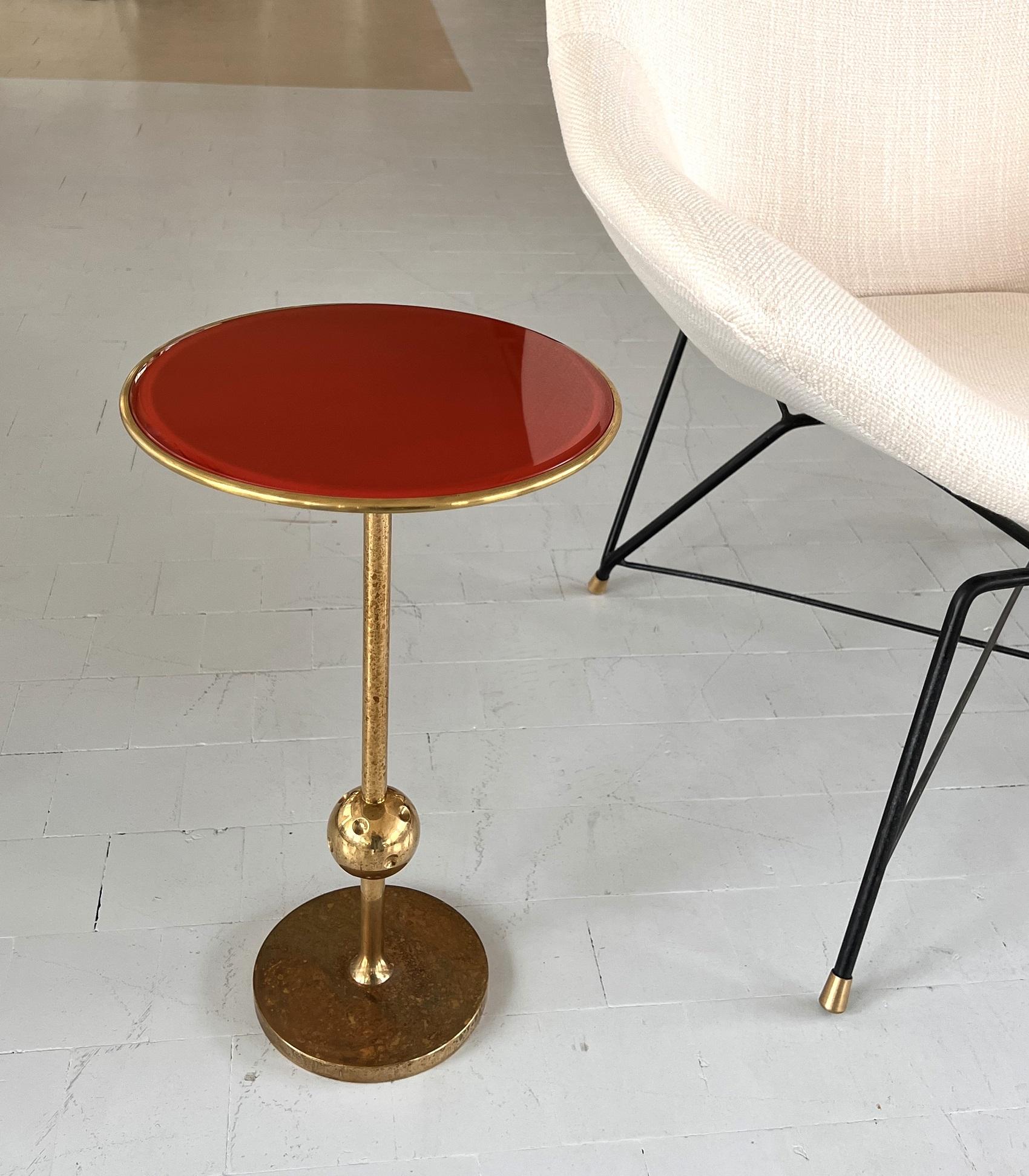 Osvaldo Borsani Italian Side Table T1 in Brass and Red Glass, 1950s In Good Condition For Sale In Morazzone, Varese
