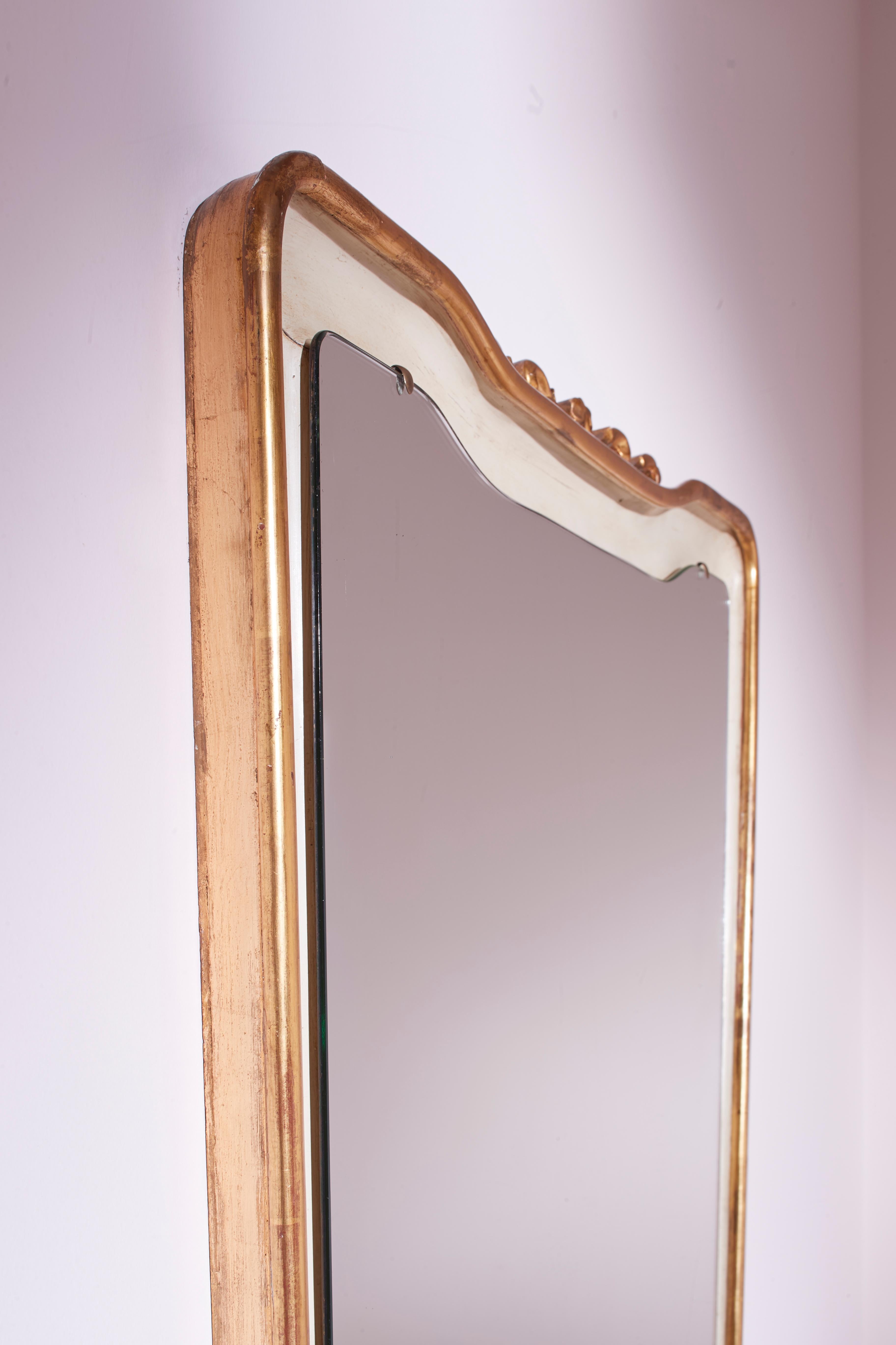 Osvaldo Borsani lacquered and gilded frame mirror, Italy, 1950s In Good Condition For Sale In Chiavari, Liguria