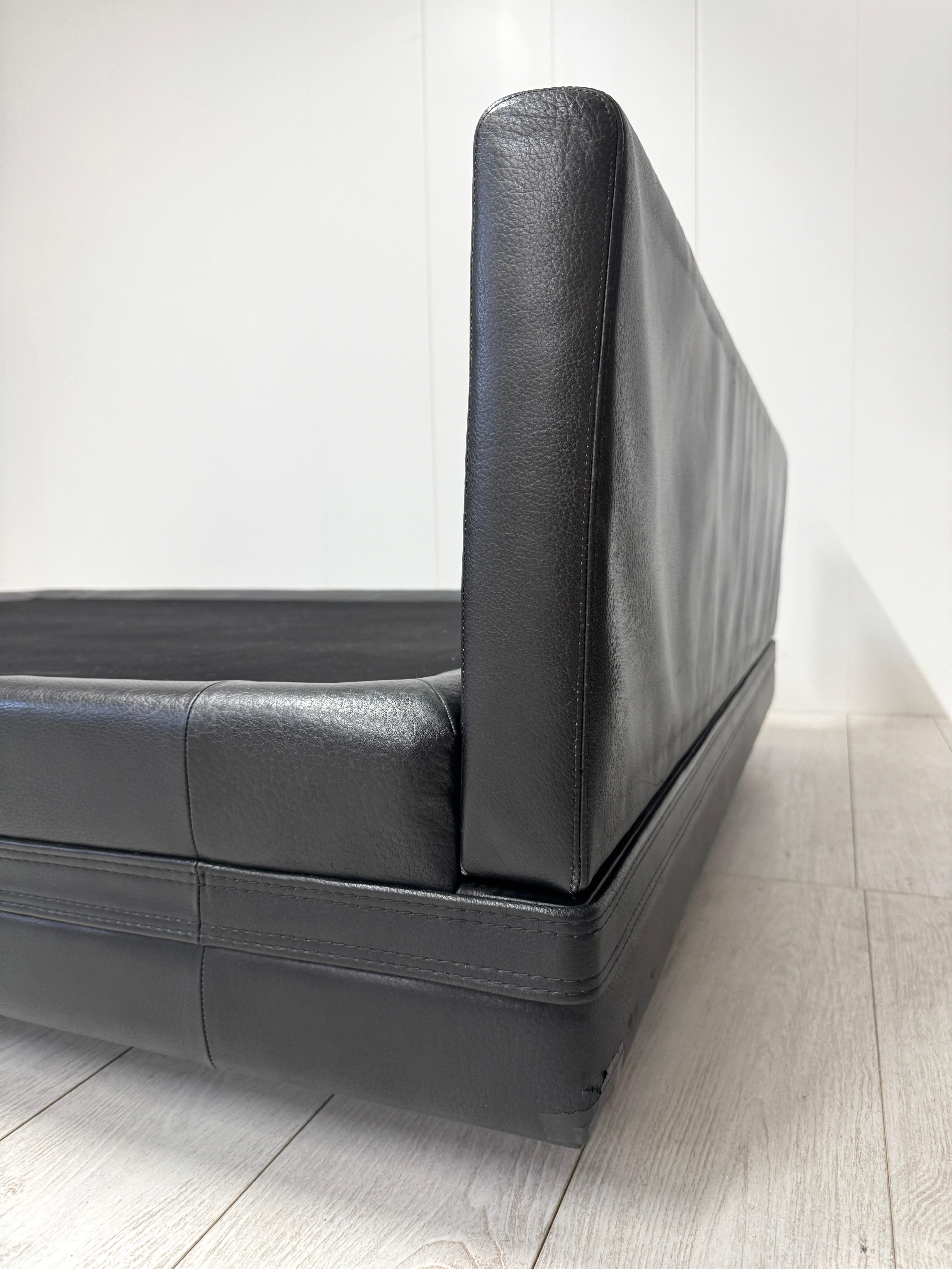 Osvaldo Borsani, Bed mod. L150, prod. Techno, 1967 9