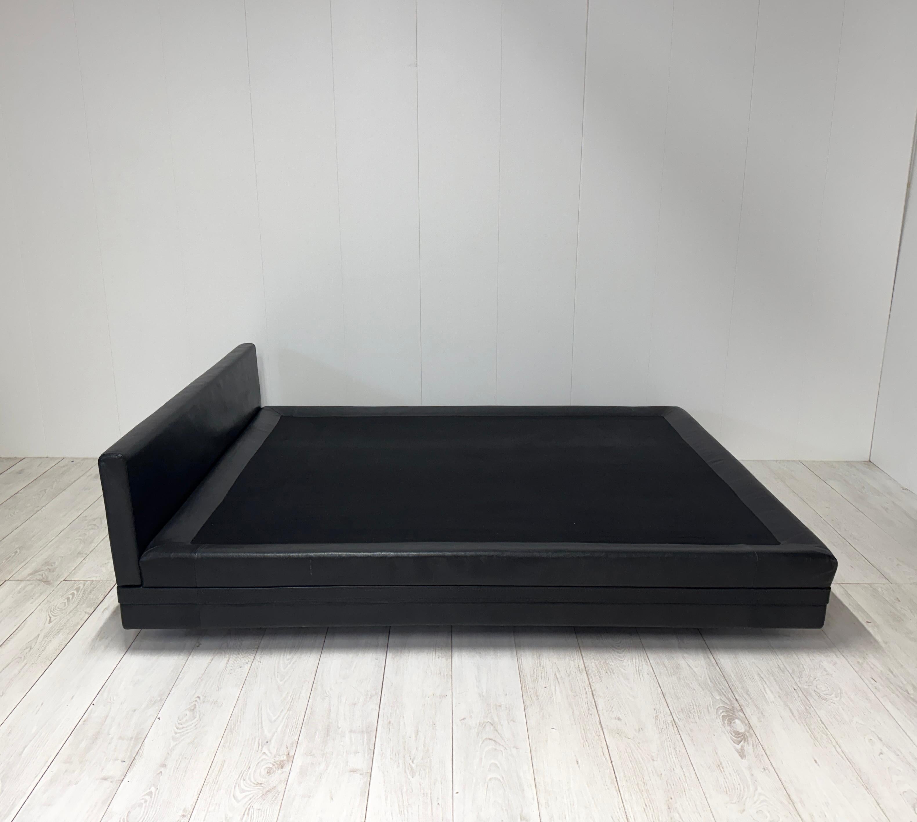 Wood Osvaldo Borsani, Bed mod. L150, prod. Techno, 1967