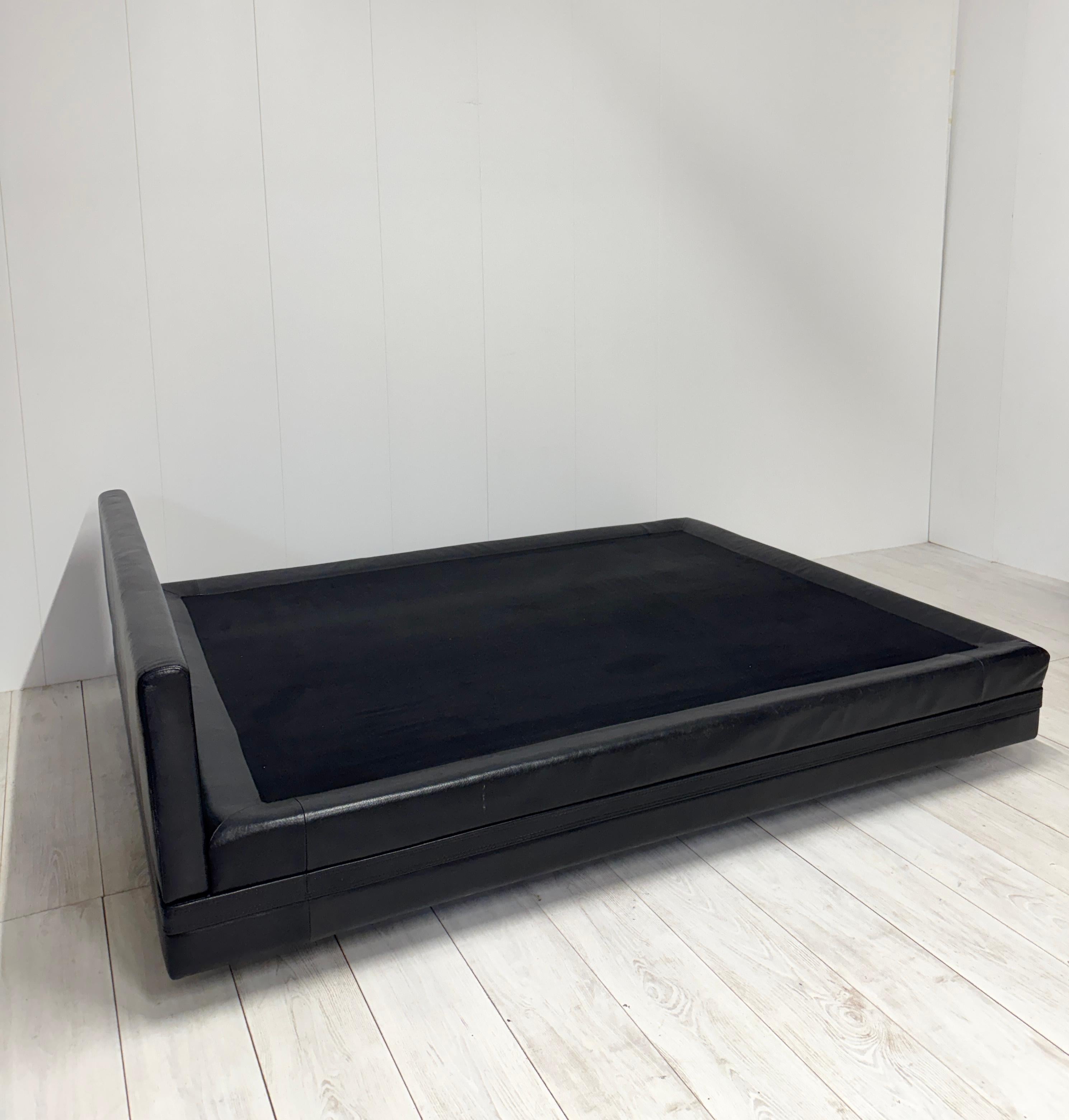 Osvaldo Borsani, Bed mod. L150, prod. Techno, 1967 1