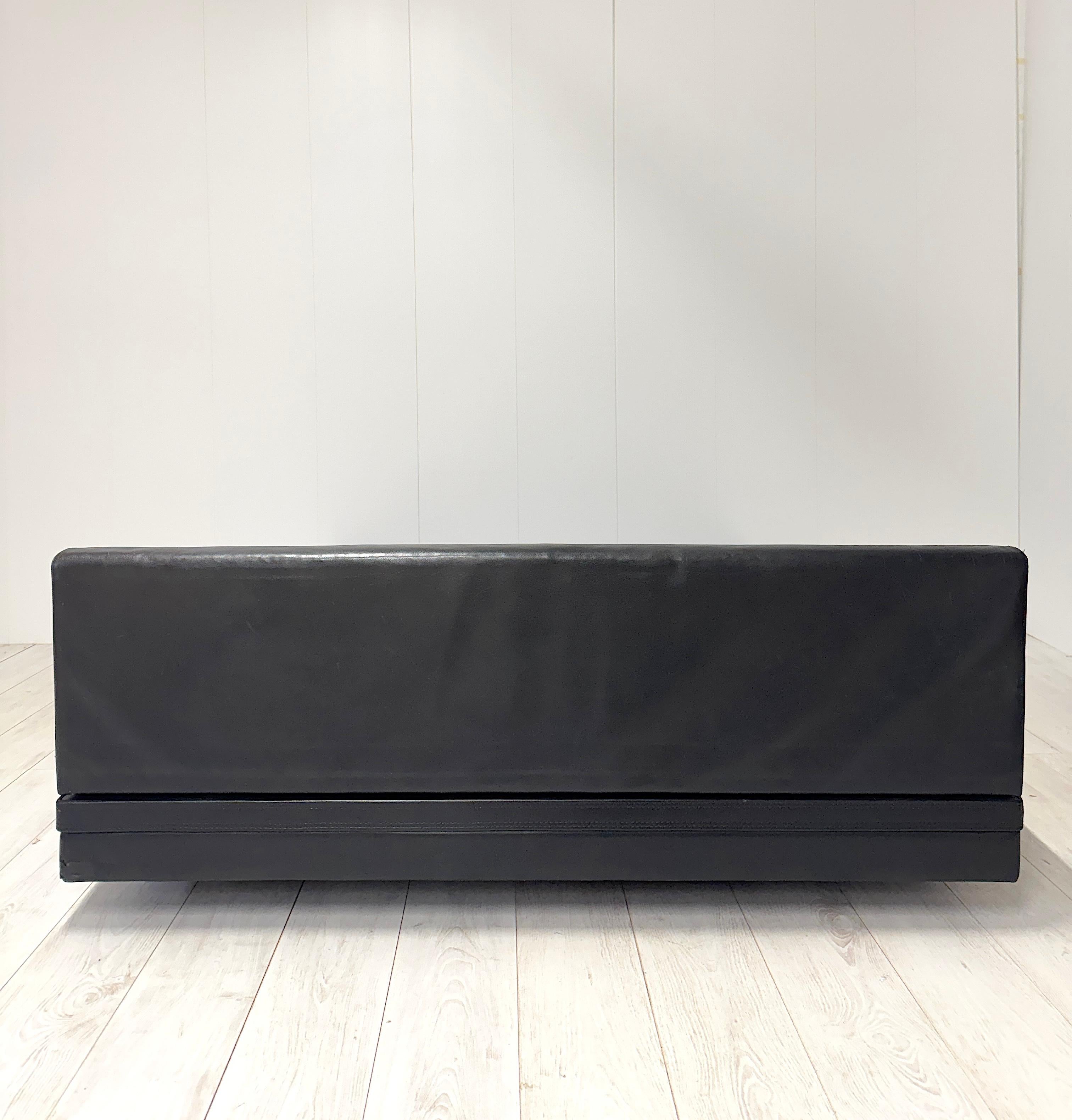 Osvaldo Borsani, Bed mod. L150, prod. Techno, 1967 3