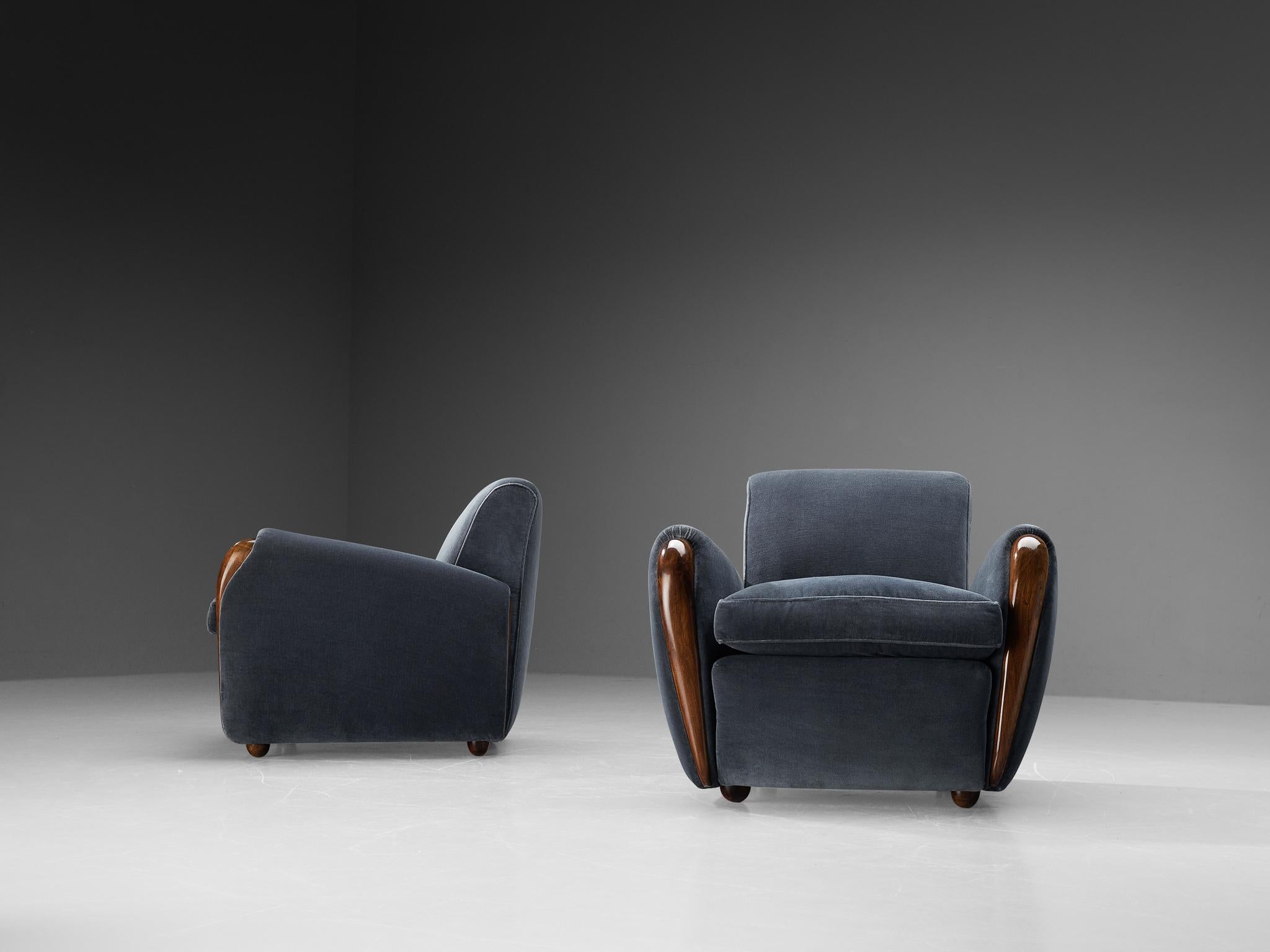 Osvaldo Borsani Lounge Chairs in Walnut and Blue Velvet  For Sale 3