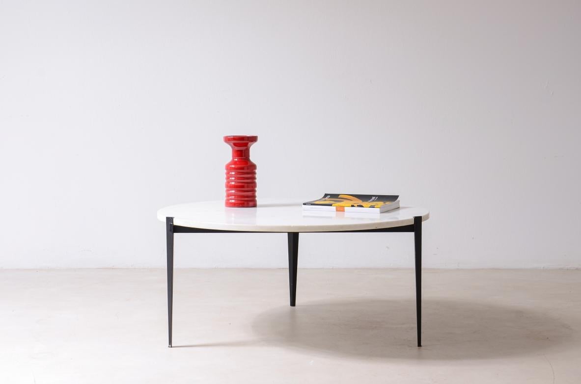 Osvaldo Borsani (1911-1985)

Niedriger Tisch mit Eisenstruktur und Platte aus kristallinem Marmor.

Tecno, Varedo, 1957.

Bibl. Osvaldo Borsani, Architekt, Designer und Unternehmer. Skira, Seite 47.

90xh40