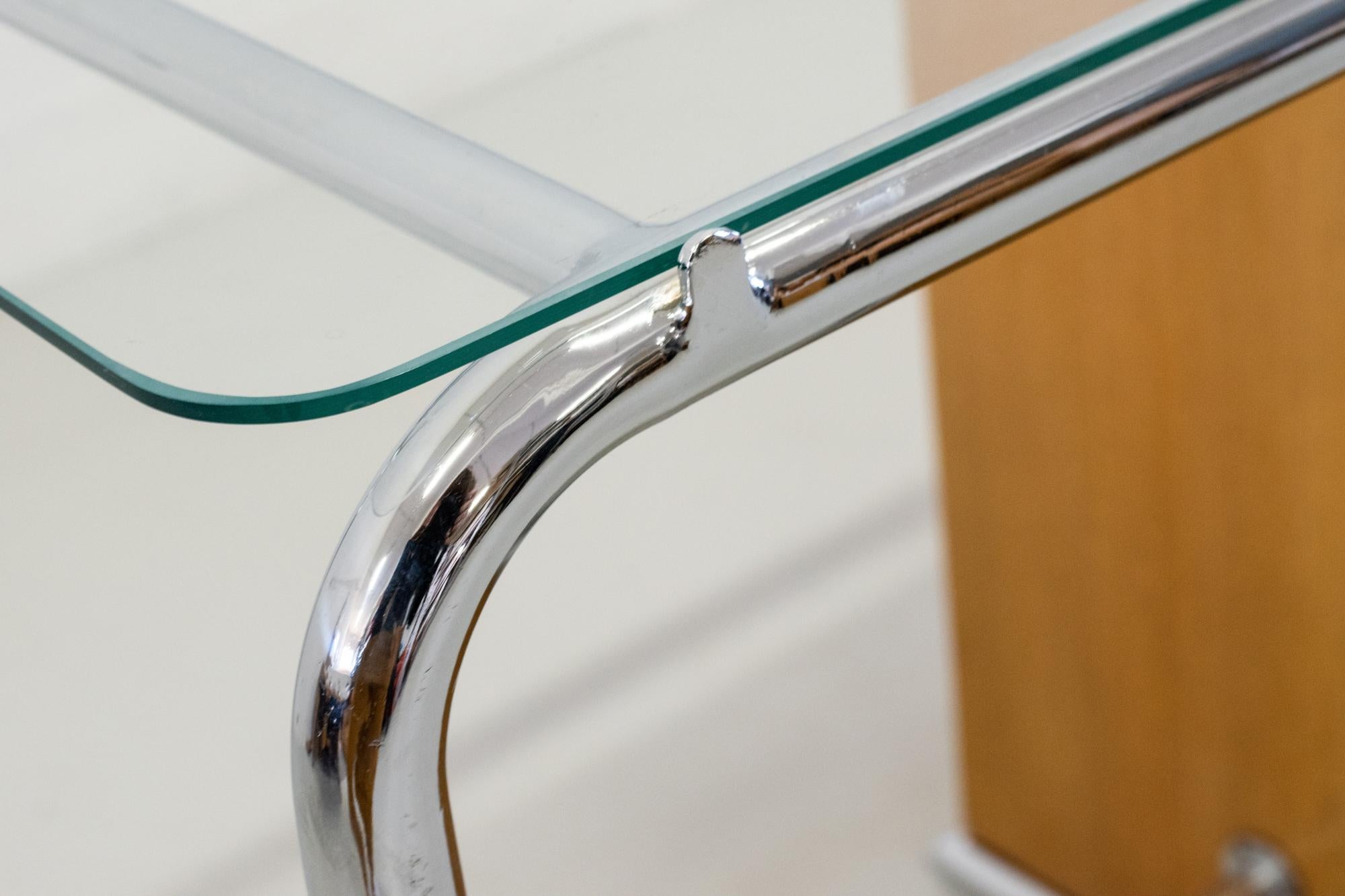 Scrivania di metà secolo di Osvaldo Borsani con cassetti in metallo, vetro e wood 1930 in vendita 4