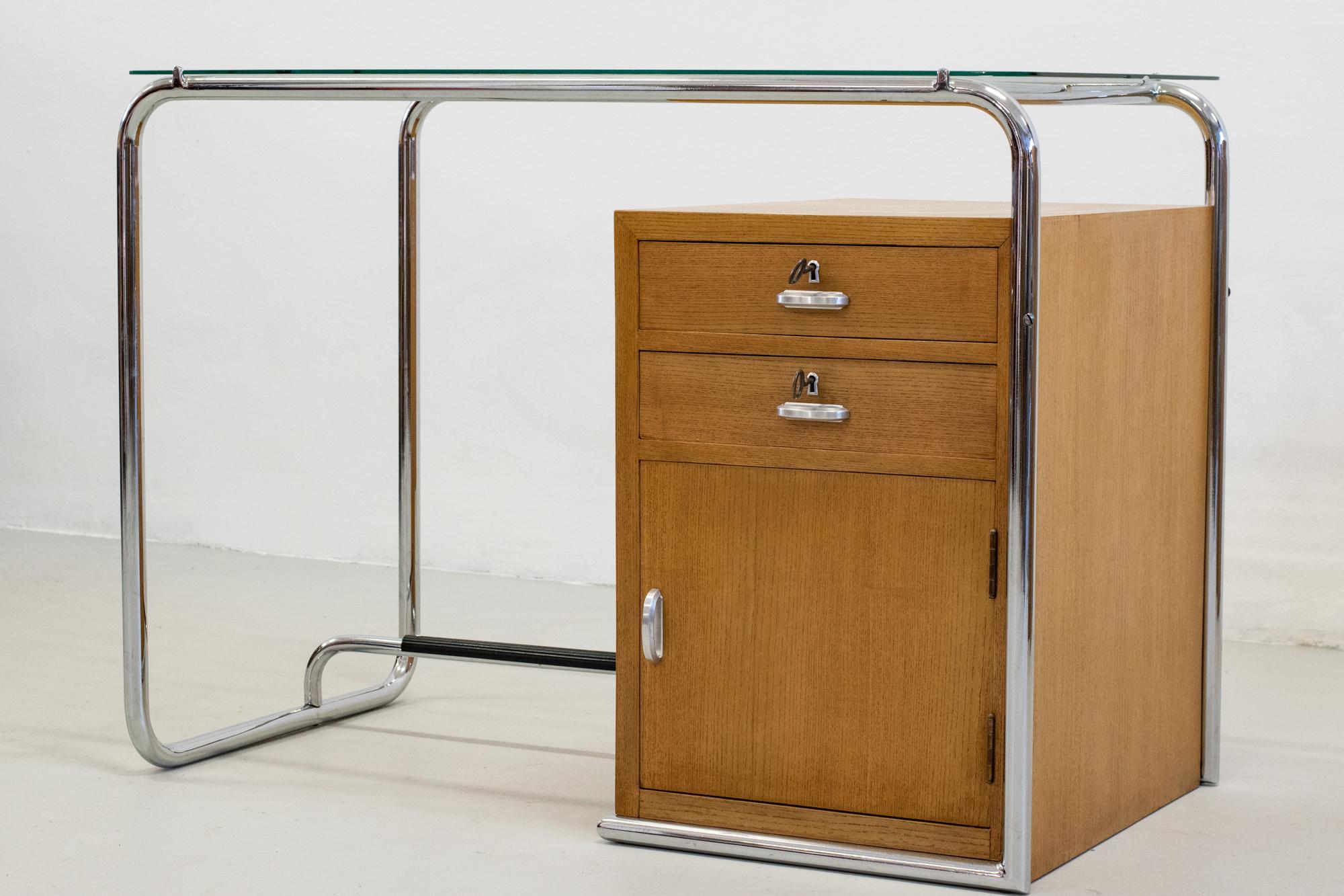 Altro Scrivania di metà secolo di Osvaldo Borsani con cassetti in metallo, vetro e wood 1930 in vendita