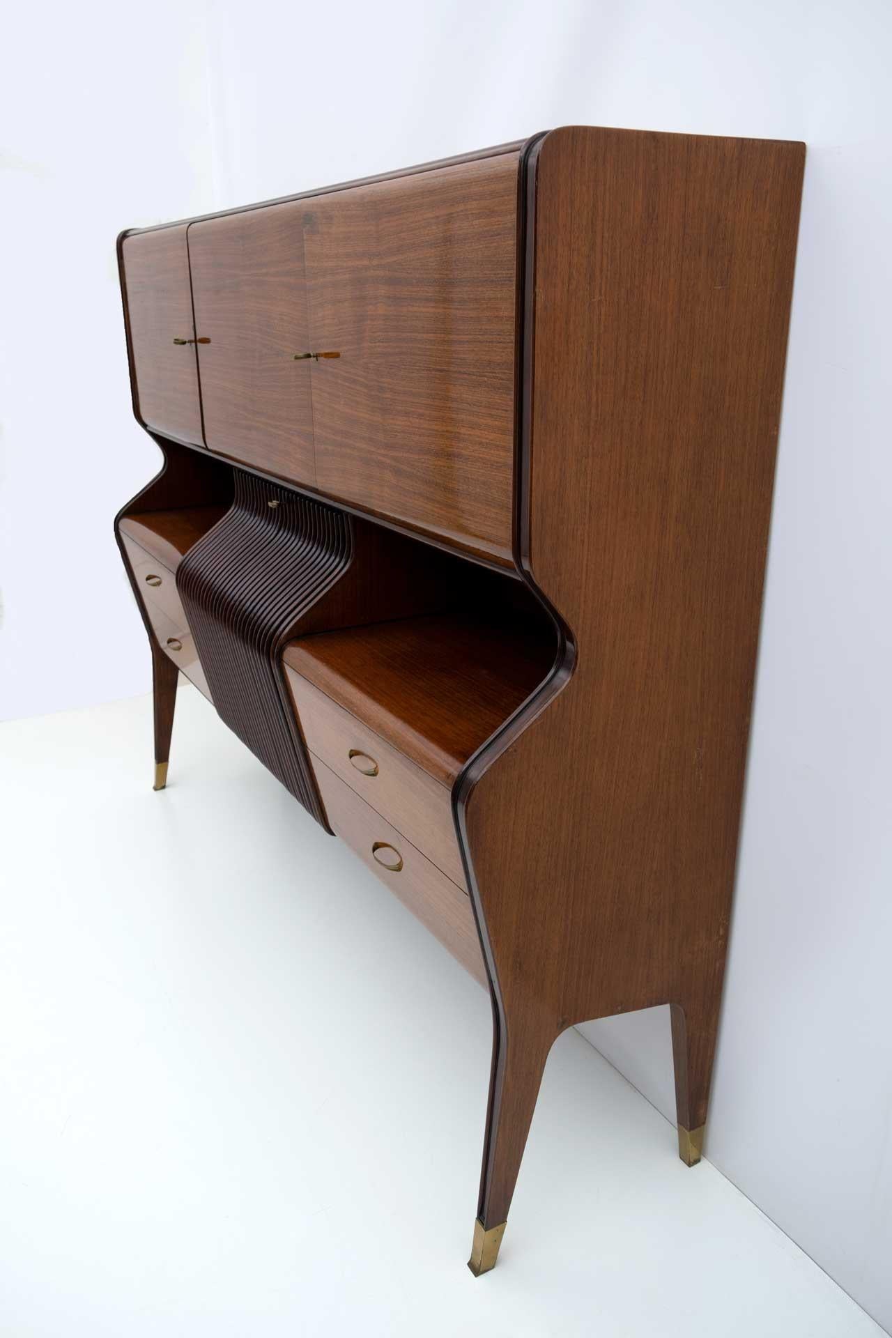 Osvaldo Borsani Modernes italienisches Sideboard mit Barschrank aus der Mitte des Jahrhunderts, 1950er Jahre im Angebot 2