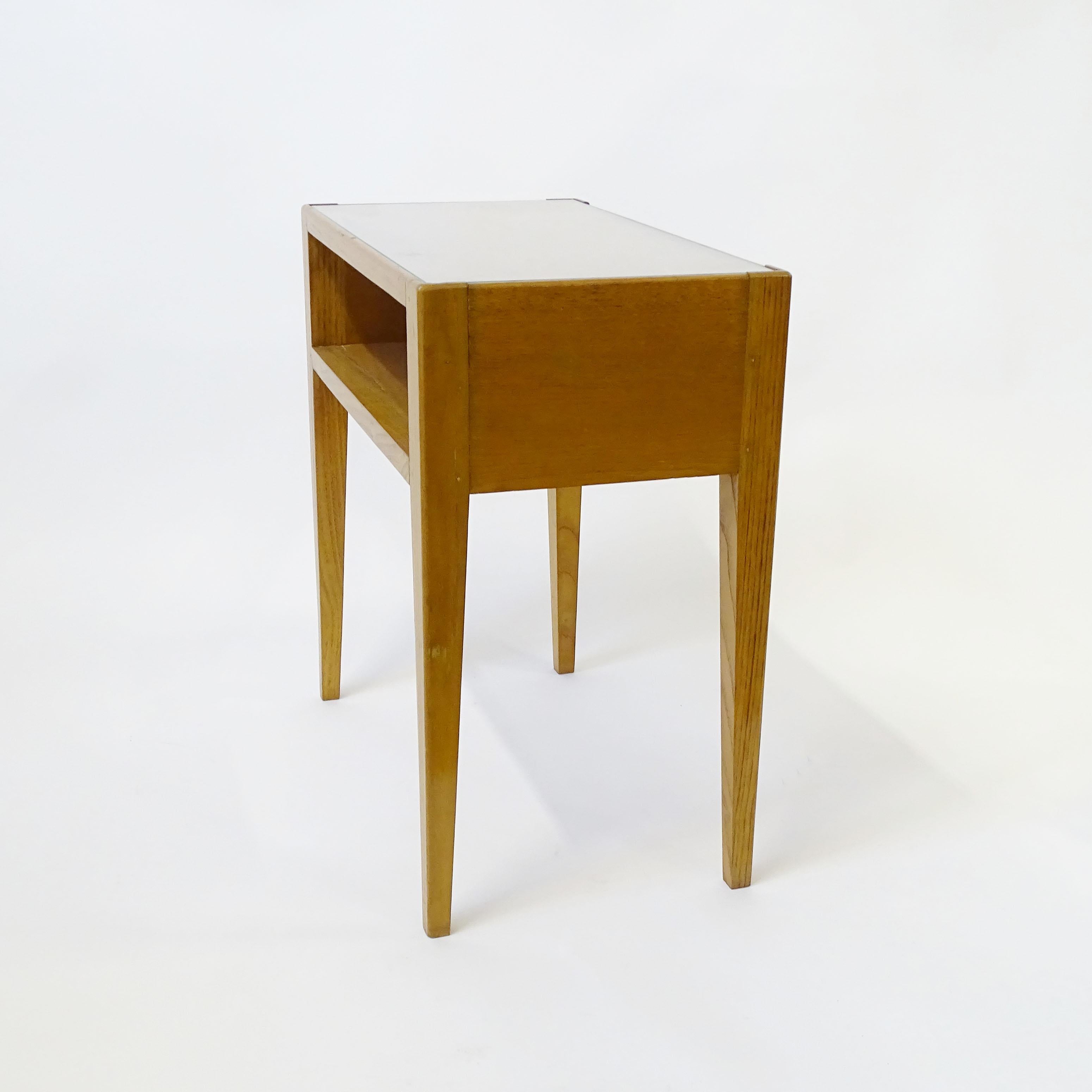 Osvaldo Borsani minimal pair of bedside tables in wood, Italy 1940s 1