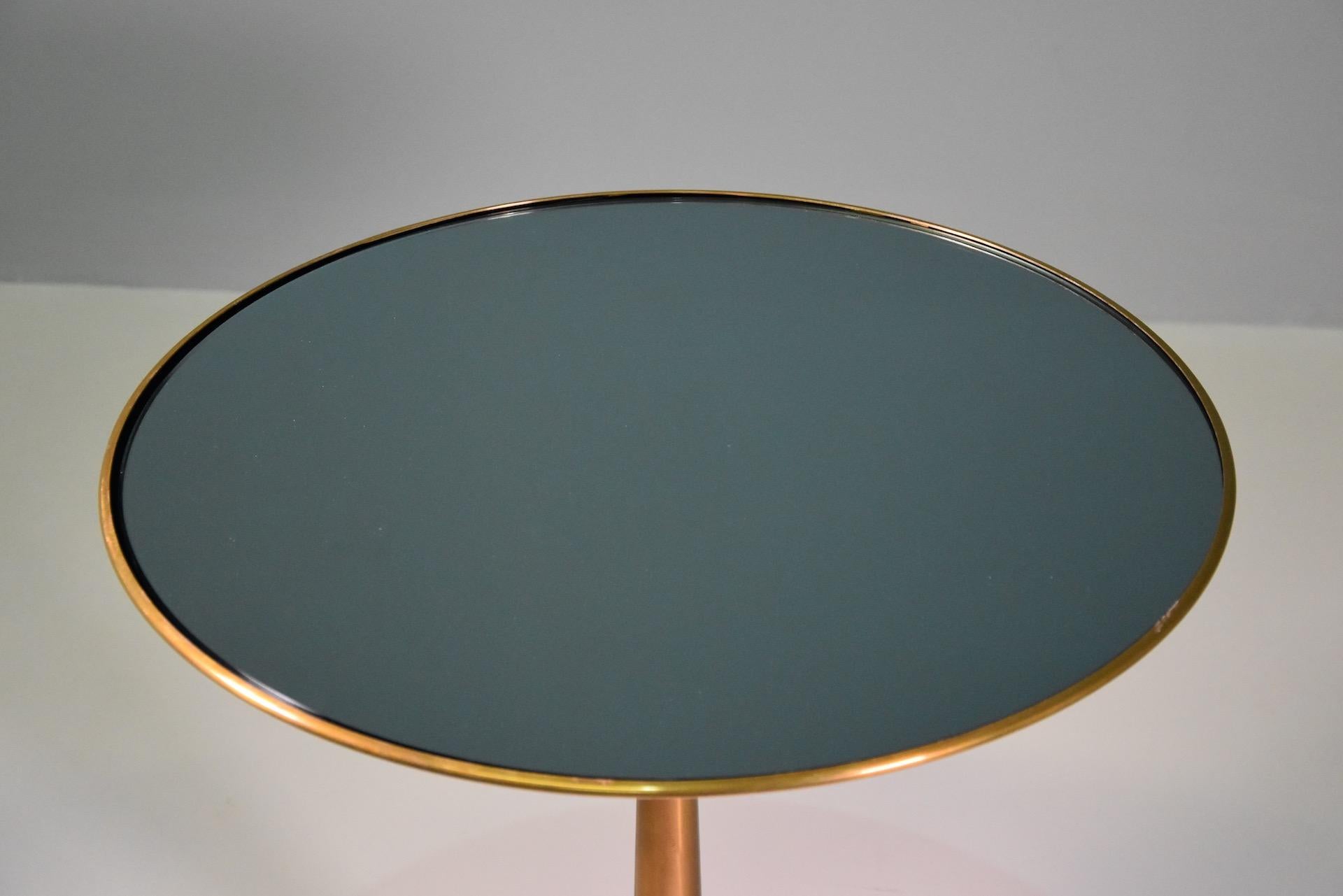 Osvaldo Borsani Model 6893 Rare of Blue Glass and Brass Side Table In Excellent Condition In Rovereta, SM