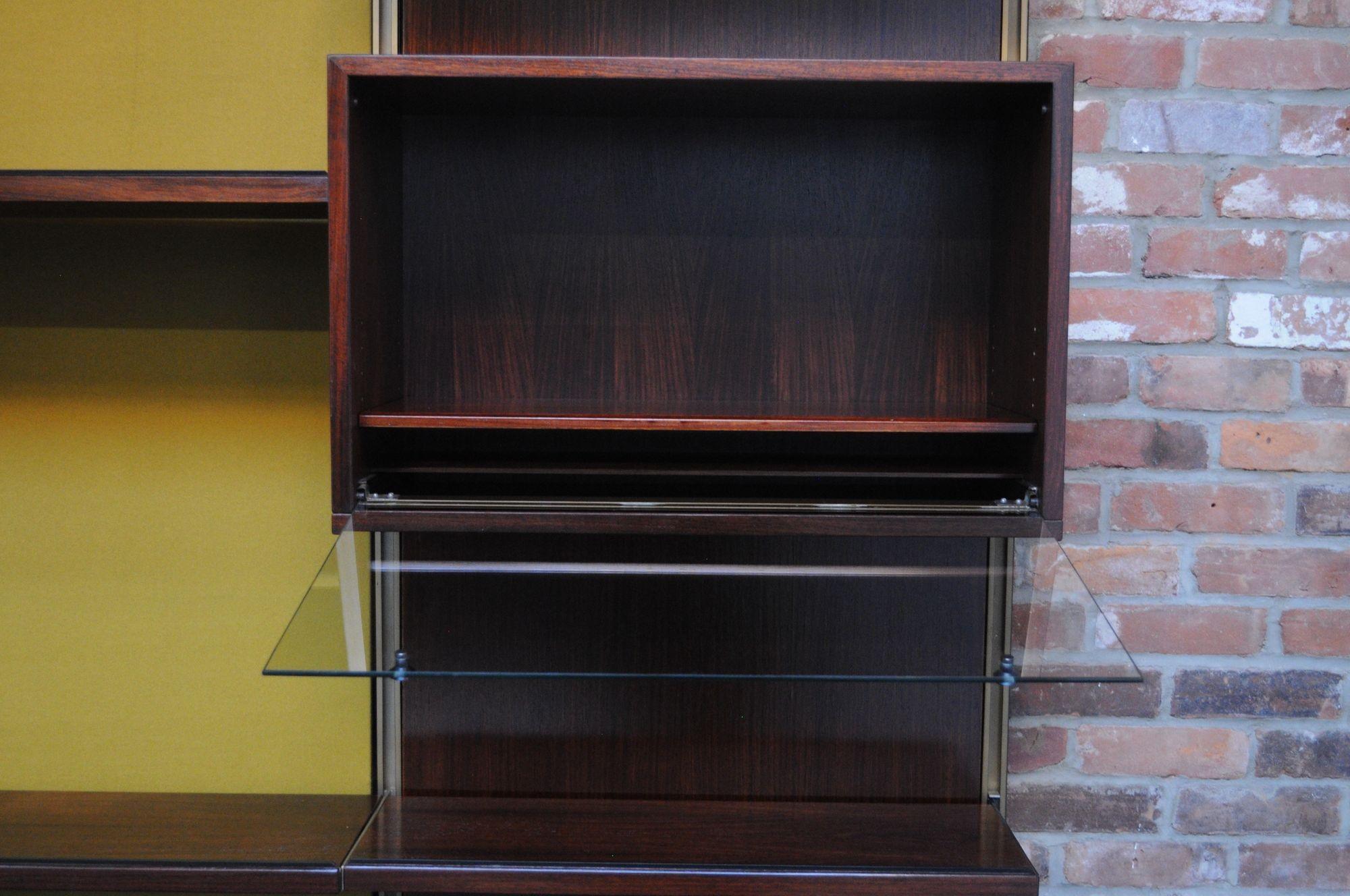 Osvaldo Borsani Modular Rosewood Bookcase Wall Unit with Removable Panels For Sale 5