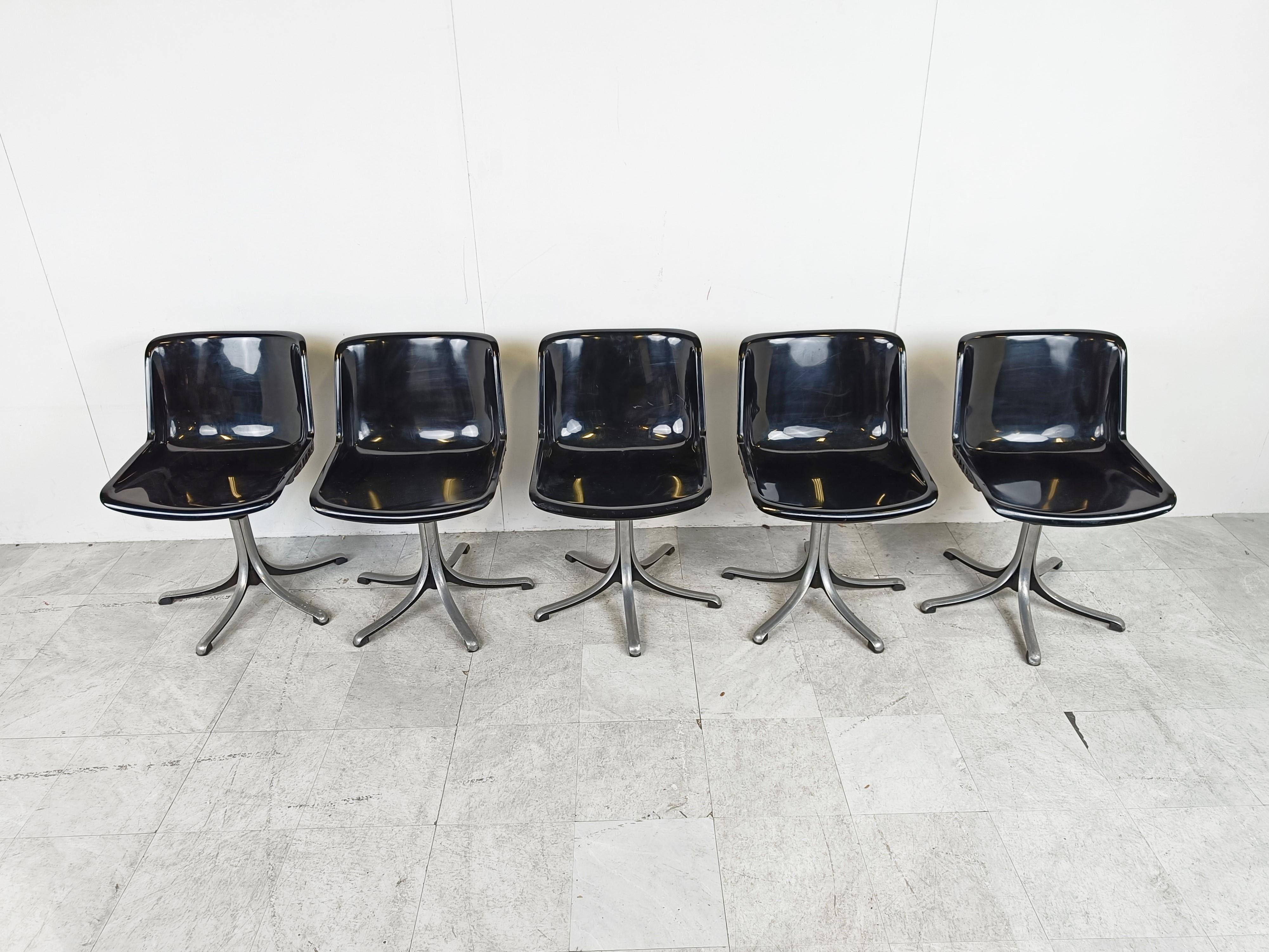 Modus plastic and fabric desk chair designed by Osvaldo Borsani for Tecno Italy.

Timeless design from the seventies.

Overall good condition with normal age related wear.

1970s - Italy

Dimensions
Height: 76cm/29.92