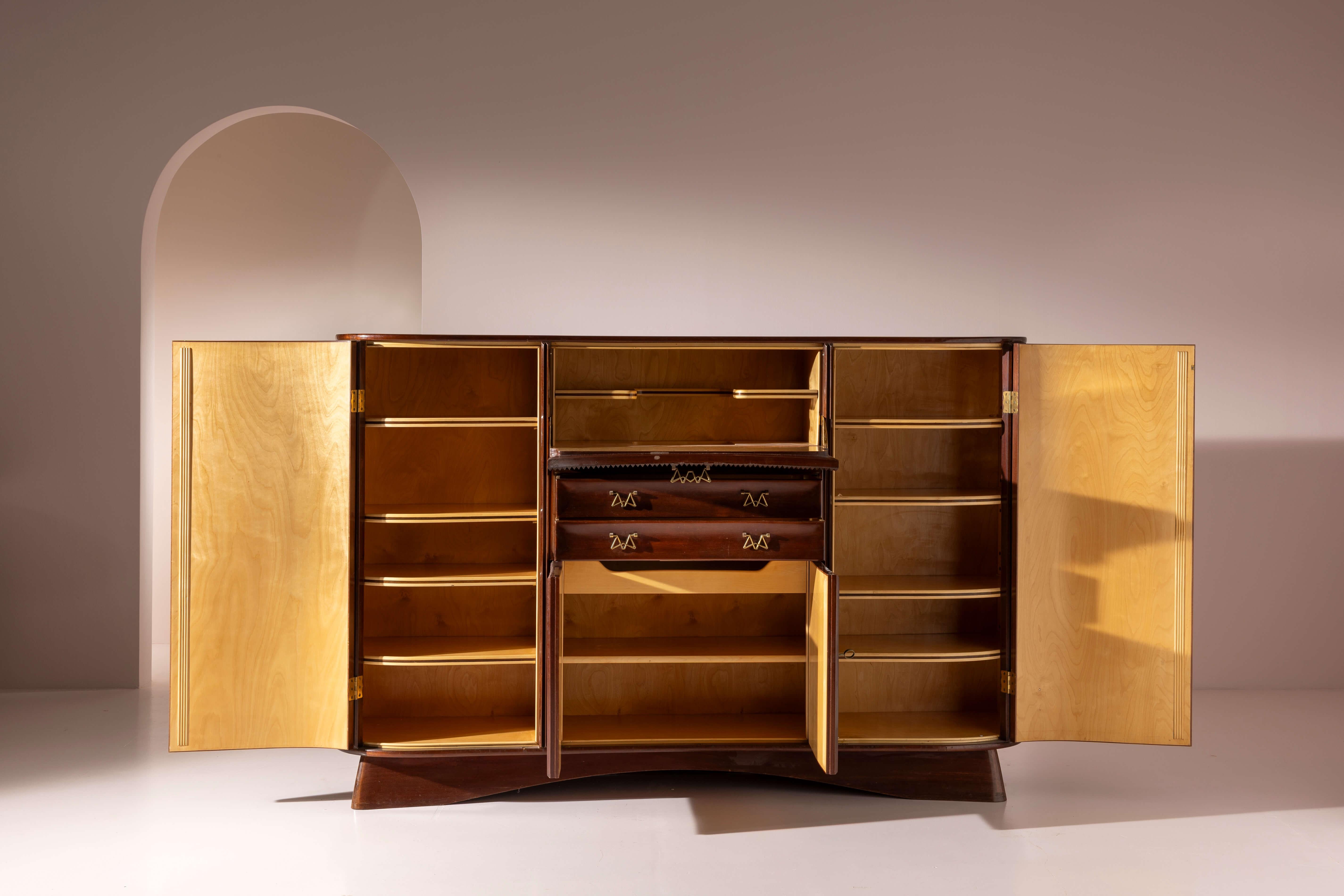 Art Déco Armadio in Oak di Osvaldo Borsani con ante, cassetti e pannello a ribalta, Italia, 1945 in vendita