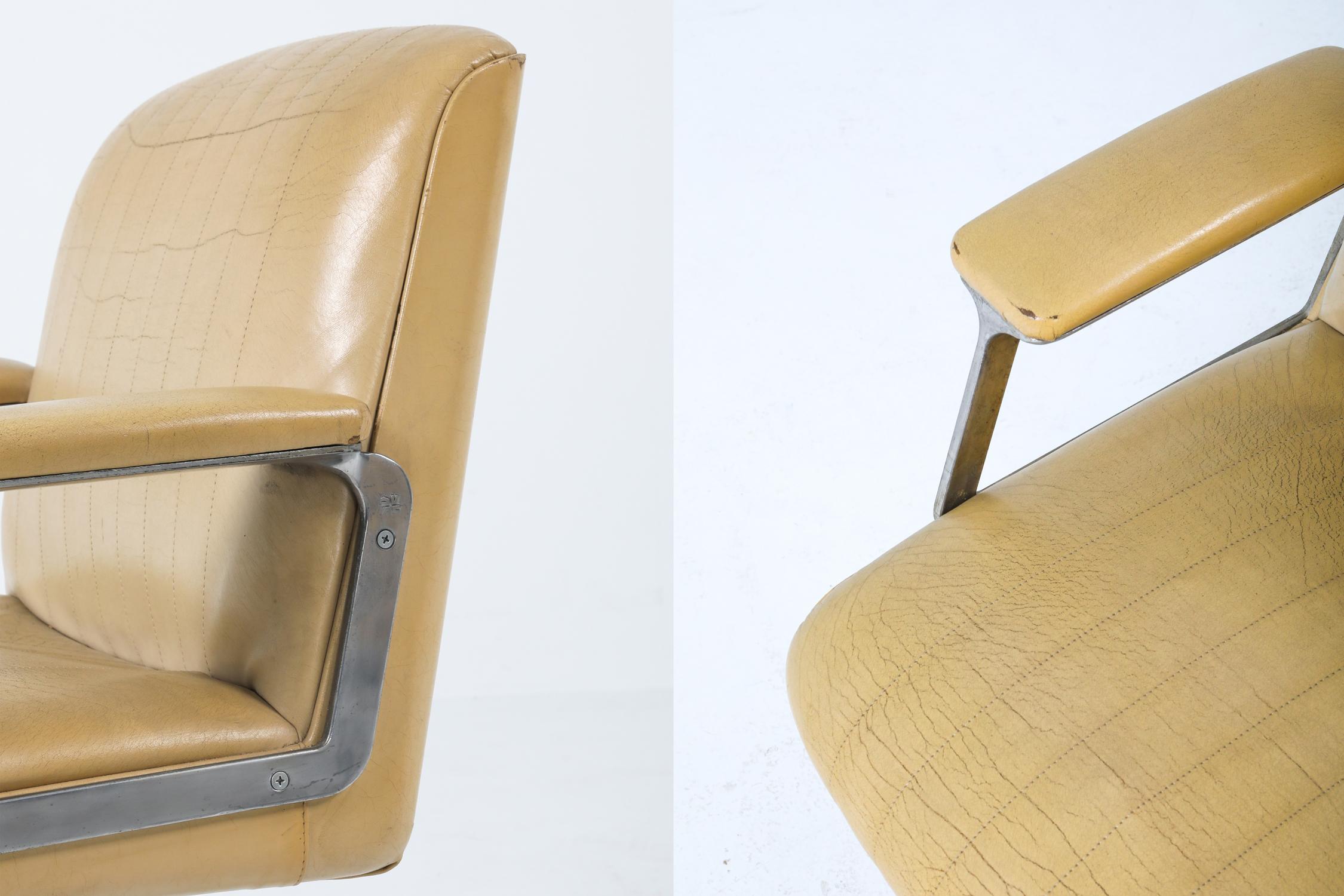 Osvaldo Borsani P126 Swivel Chairs for Tecno, Italy, 1960s 4