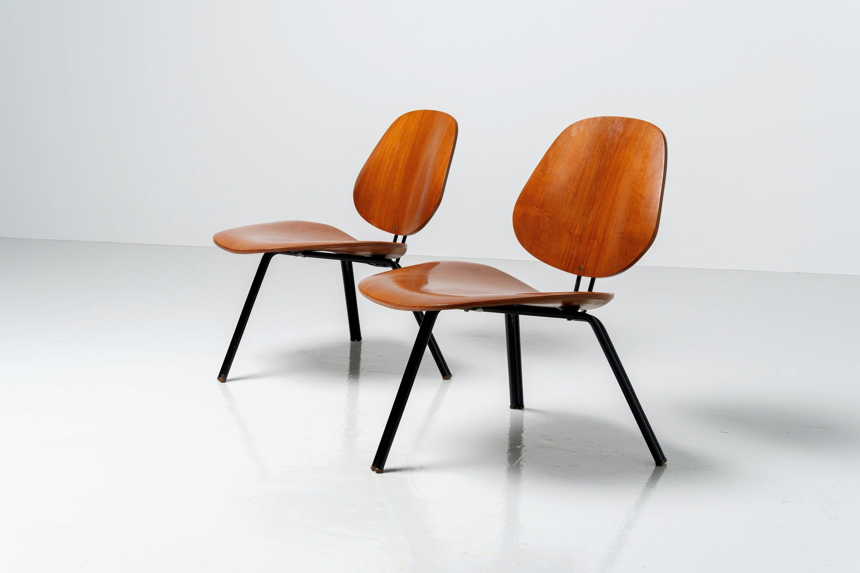 Osvaldo Borsani P31 lounge chairs Tecno Italy 1963 For Sale 5
