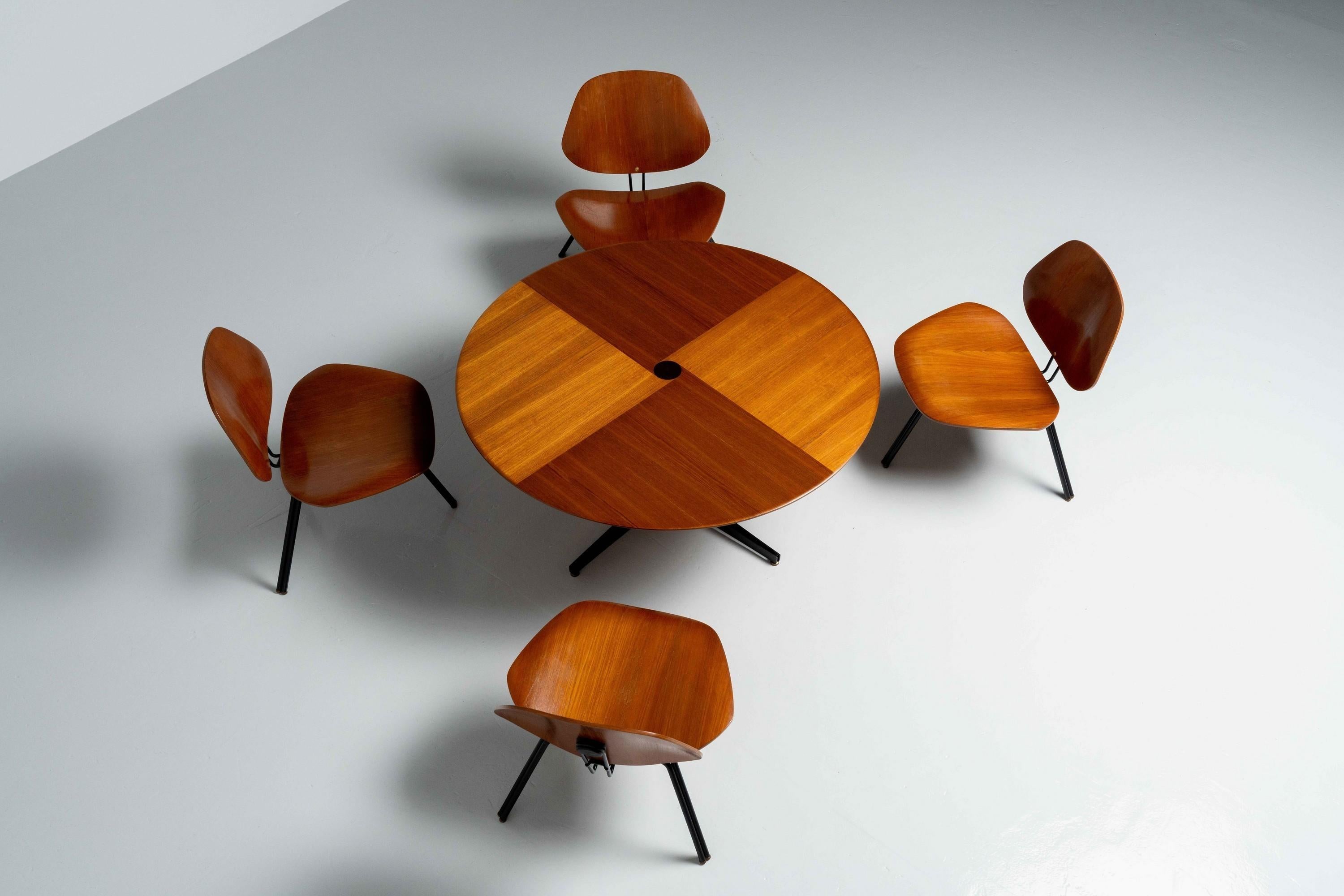 Mid-20th Century Osvaldo Borsani P31 lounge chairs Tecno Italy 1963 For Sale