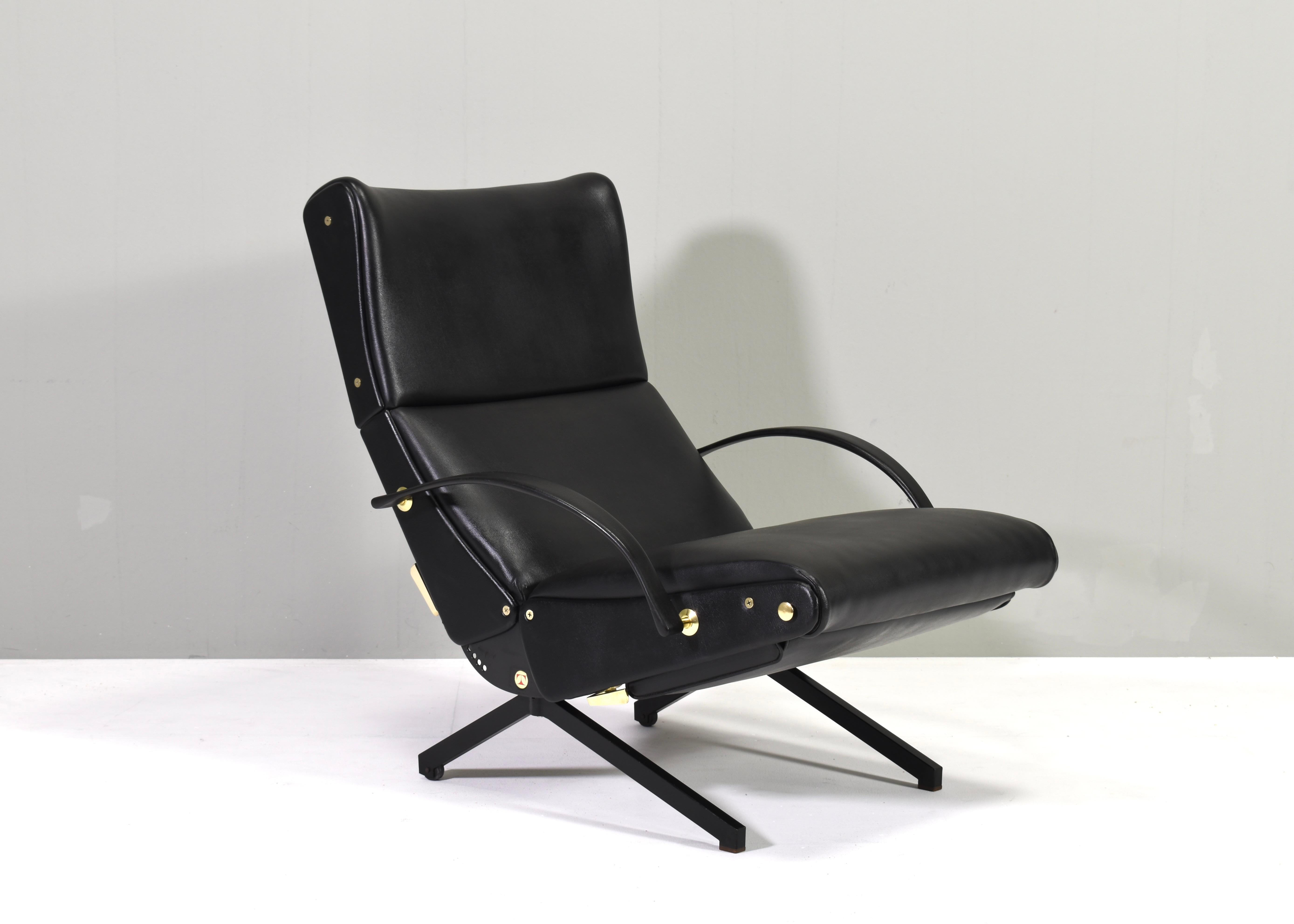 Introducing this excellent and still completely original P40 lounge chair by Osvaldo Borsani for TECNO Italy, circa 1960. If you are looking for a design period original in gorgeous condition, this is the one!
Elevate your living space with the