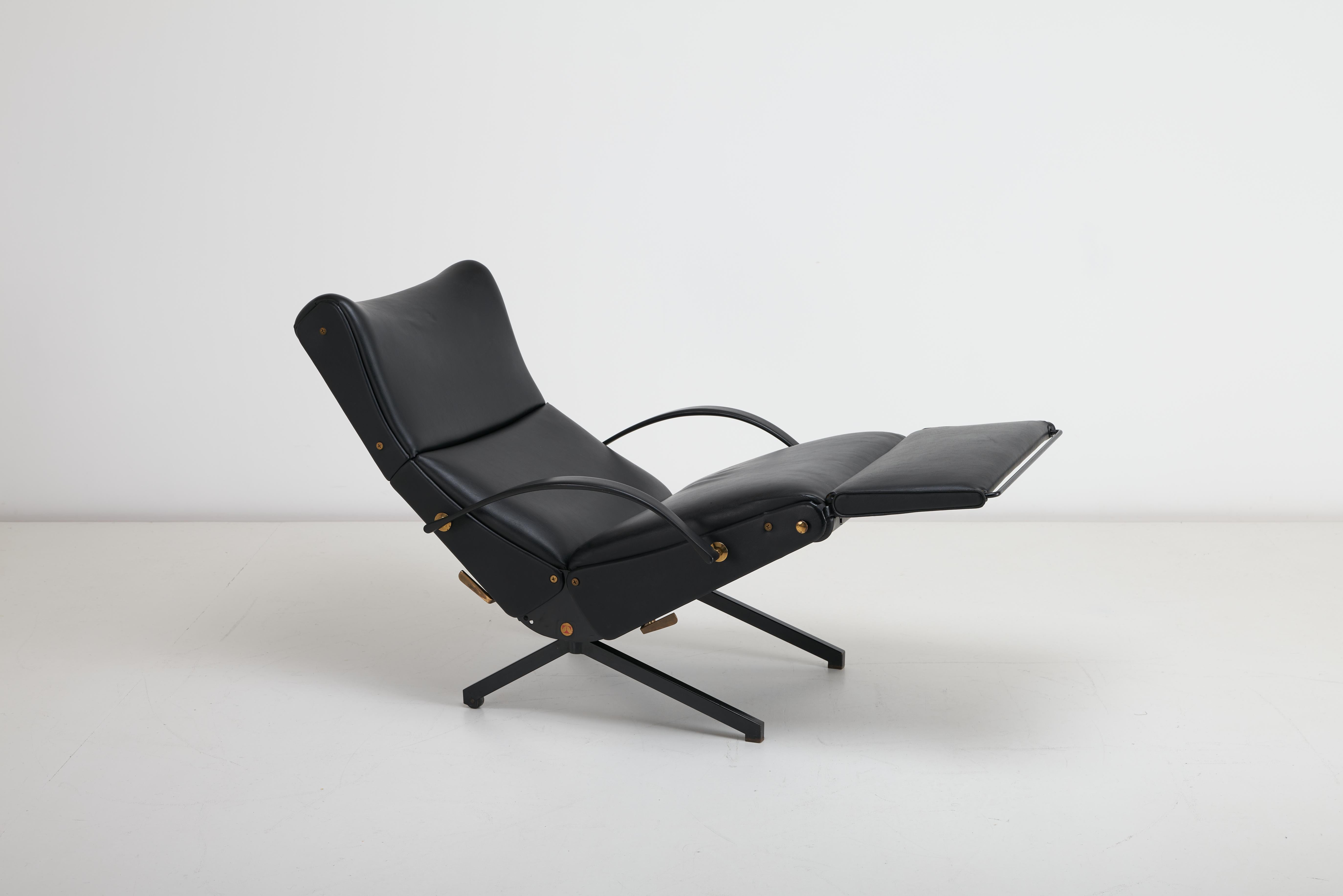 Metal Osvaldo Borsani for Tecno Model P40 Chaise Black Vinyl Upholstery For Sale