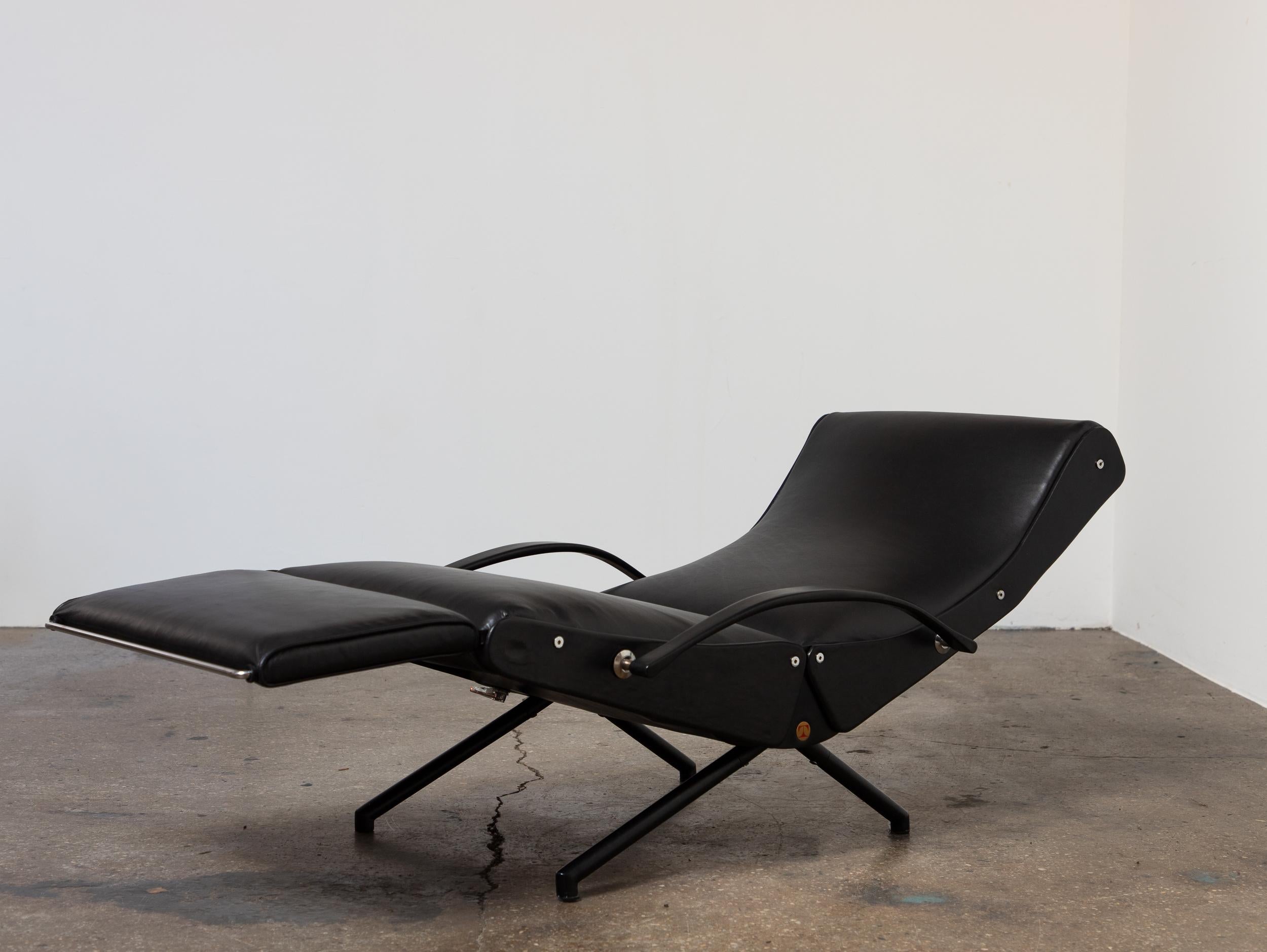 Italian Osvaldo Borsani P40 Chaise Lounge For Sale