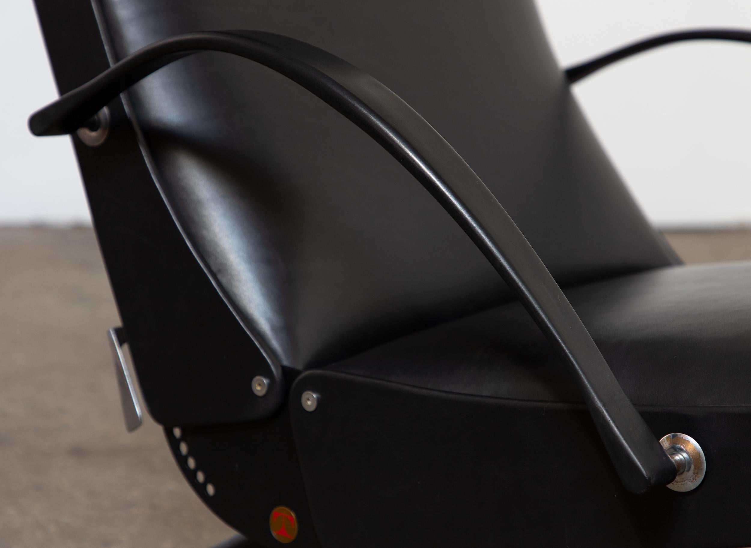 Steel Osvaldo Borsani P40 Chaise Lounge For Sale