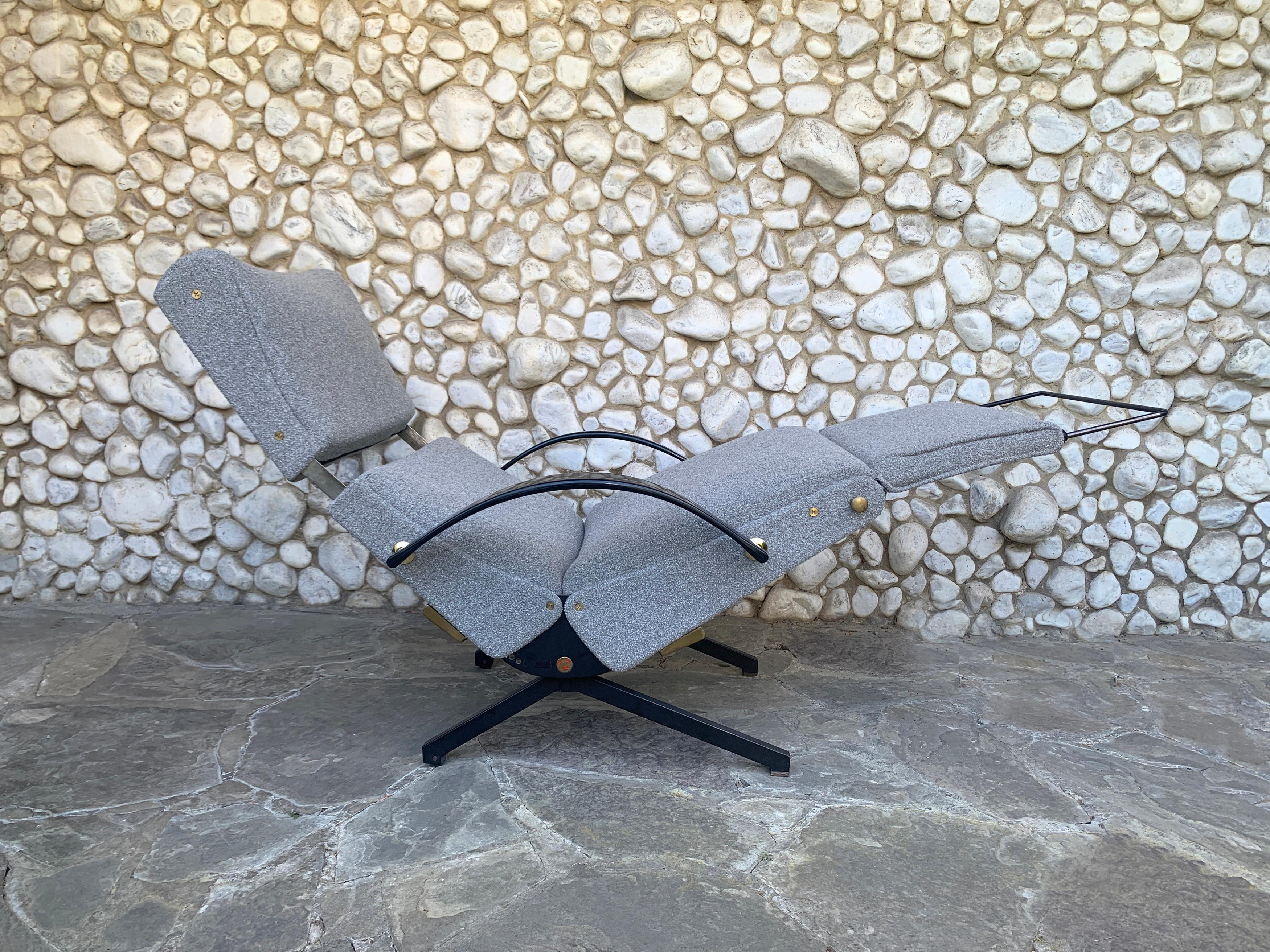 Osvaldo Borsani P40 Lounge Chair für Tecno, Italien 1950er Jahre, neu gepolstert im Zustand „Gut“ im Angebot in Vorst, BE