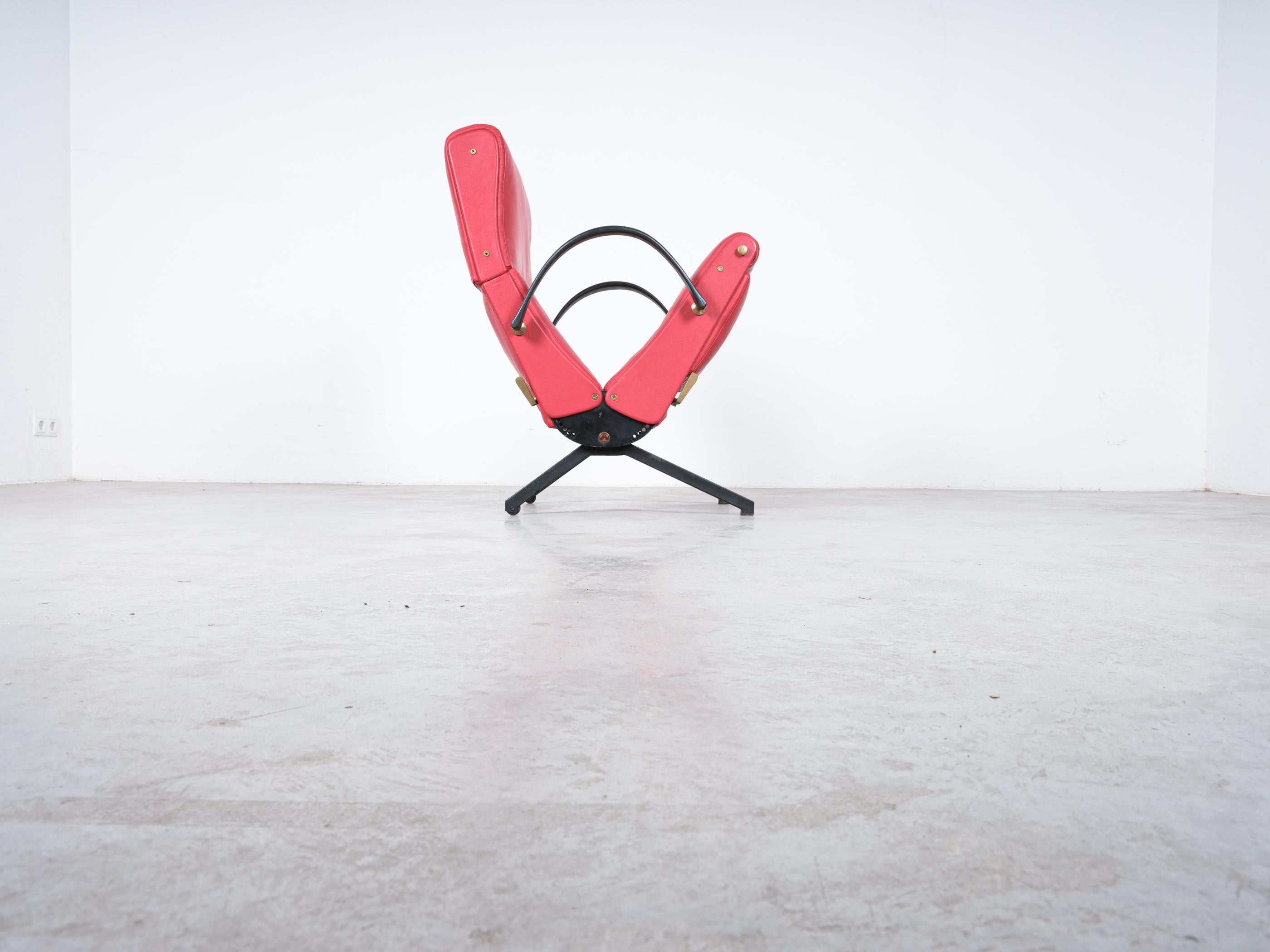 Osvaldo Borsani P40 Relaxing Leather Armchair Red Leather, Tecta, 1950, Italy In Good Condition For Sale In Vienna, AT