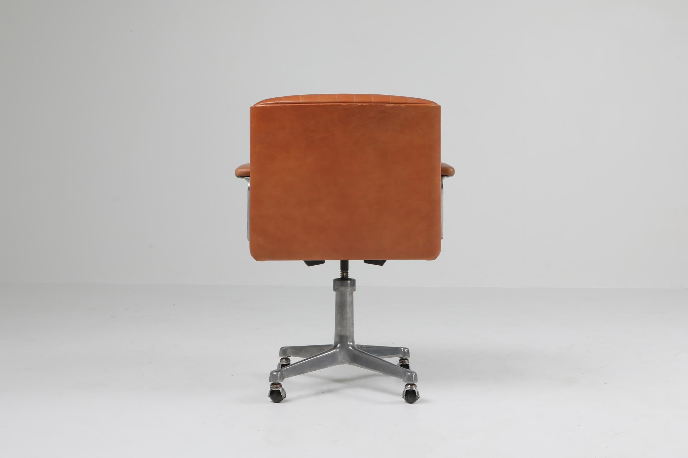 Stainless Steel Osvaldo Borsani Pair of Cognac P126 Swivel Chairs for Tecno, Italy, 1960s