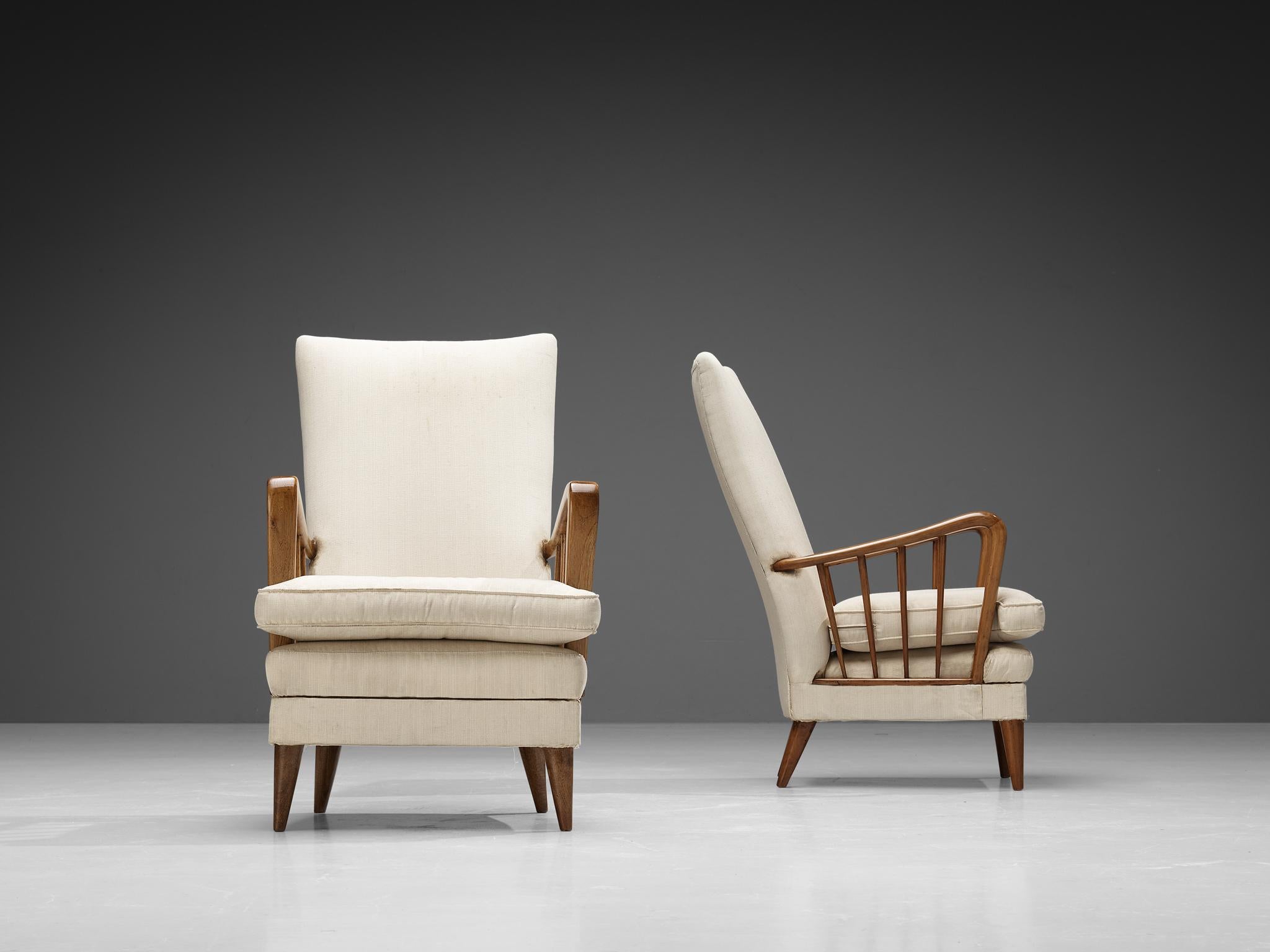 Mid-Century Modern Osvaldo Borsani Pair of Lounge Chairs in Walnut and Off-White Upholstery 