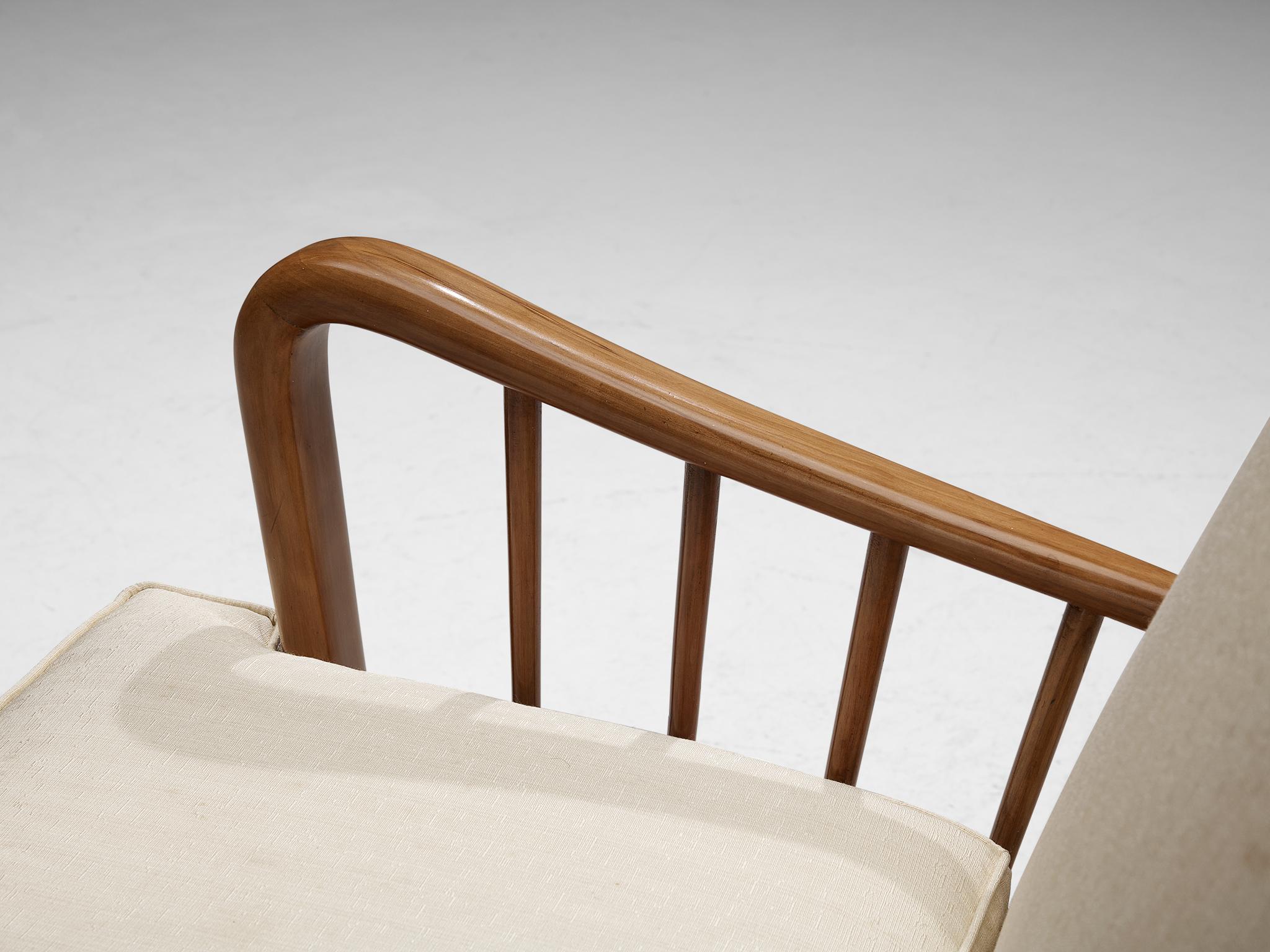 Fabric Osvaldo Borsani Pair of Lounge Chairs in Walnut and Off-White Upholstery 