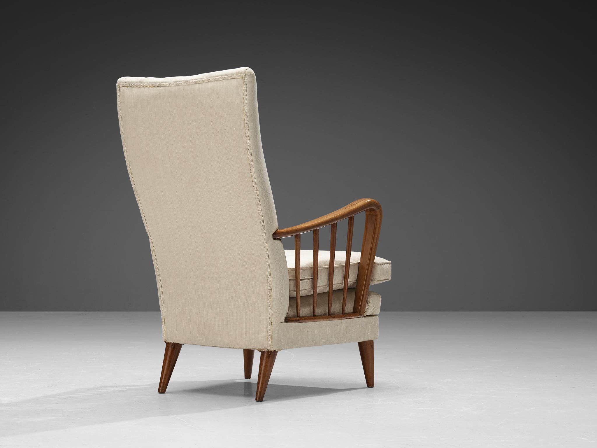 Osvaldo Borsani Pair of Lounge Chairs in Walnut and Off-White Upholstery  1