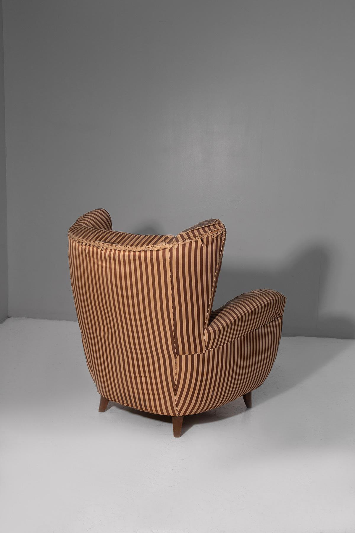 Osvaldo Borsani Rare Armchairs in orignal condition in silk en vente 5