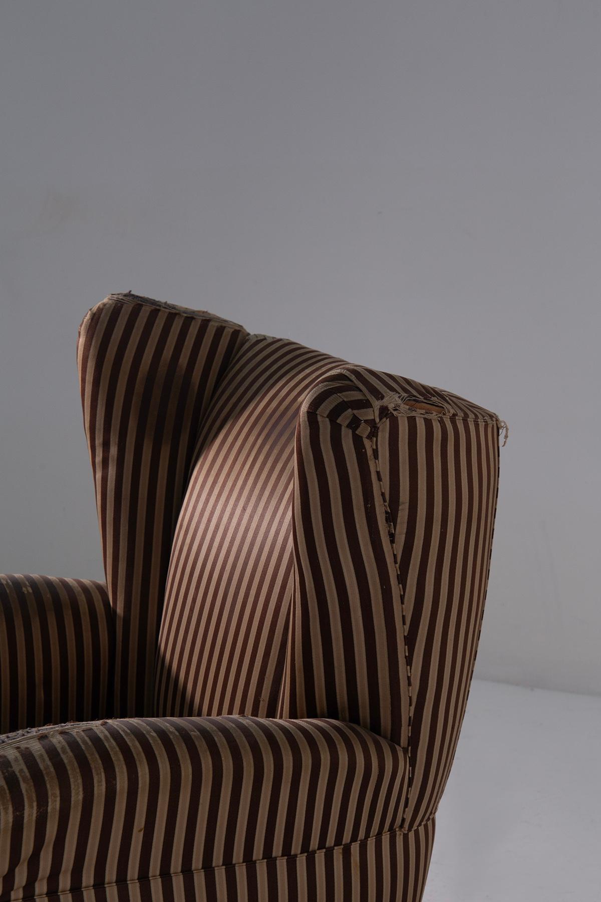 Osvaldo Borsani Rare Armchairs in orignal condition in silk Abîmé - En vente à Milano, IT