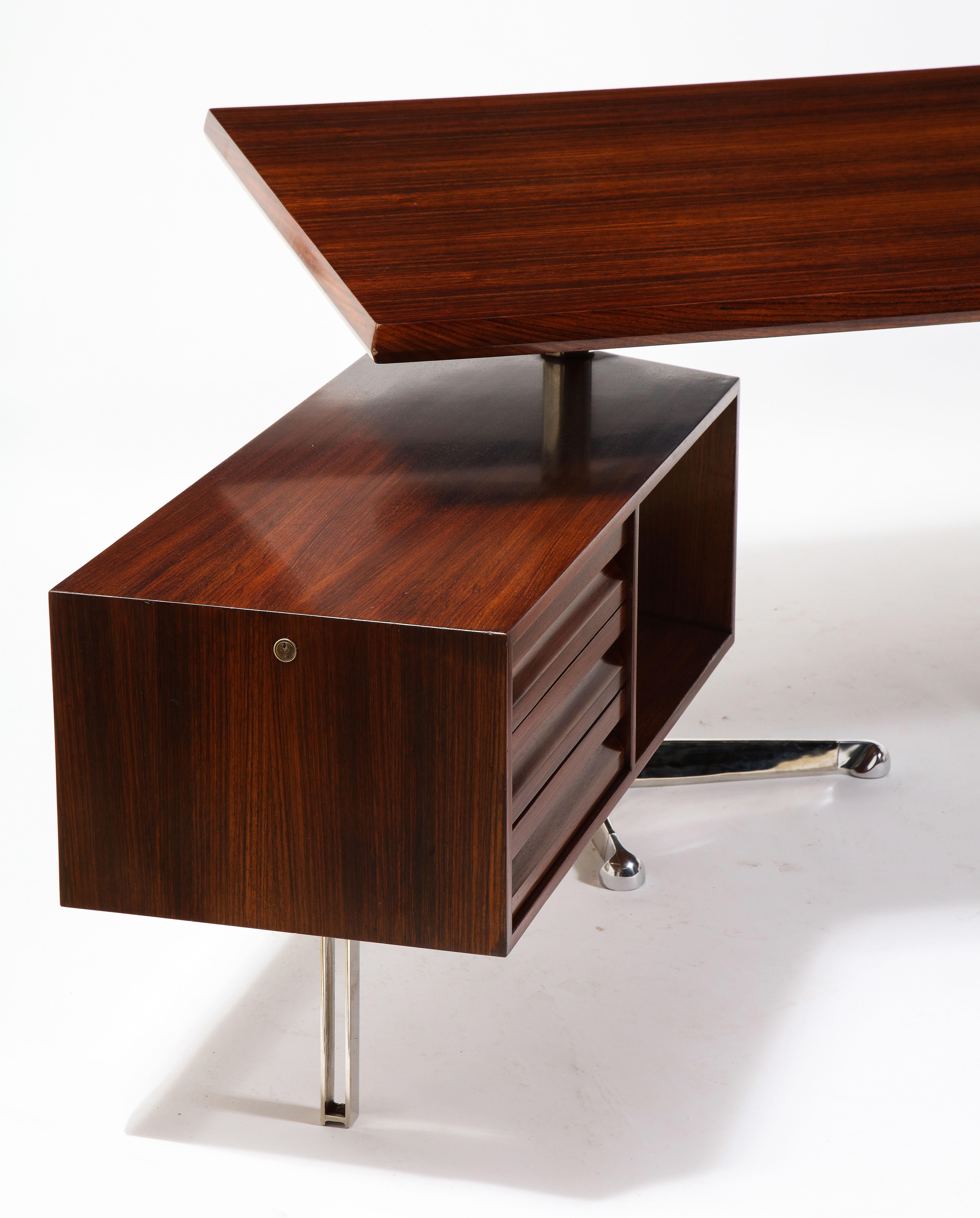 Mid-Century Modern Osvaldo Borsani Rosewood and Aluminum Desk for Tecno SPA, Italy 1960's