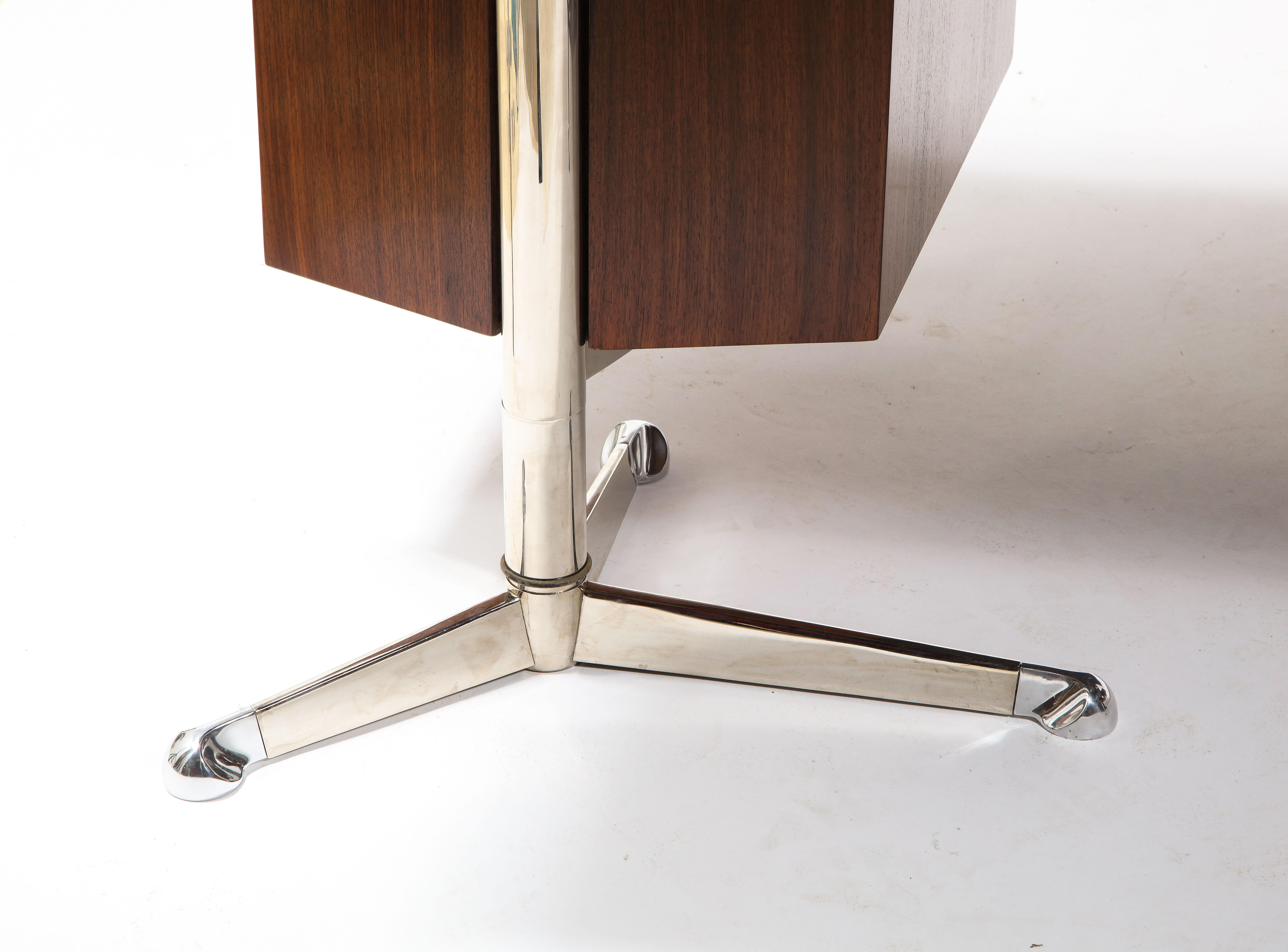 20th Century Osvaldo Borsani Rosewood and Aluminum Desk for Tecno SPA, Italy 1960's