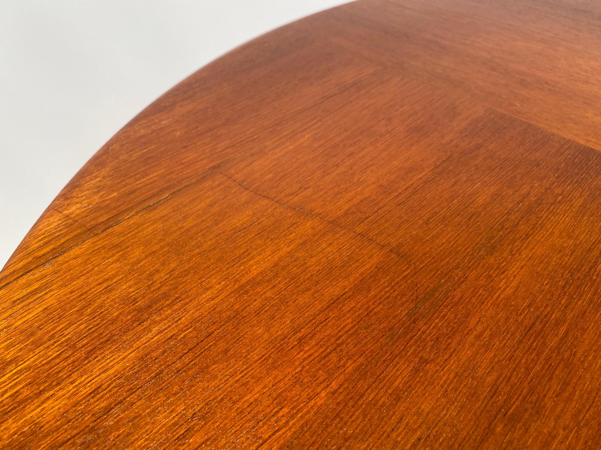 Mid-20th Century Osvaldo Borsani round table in rosewood for Tecno, mod. T41, Italy 1958 For Sale
